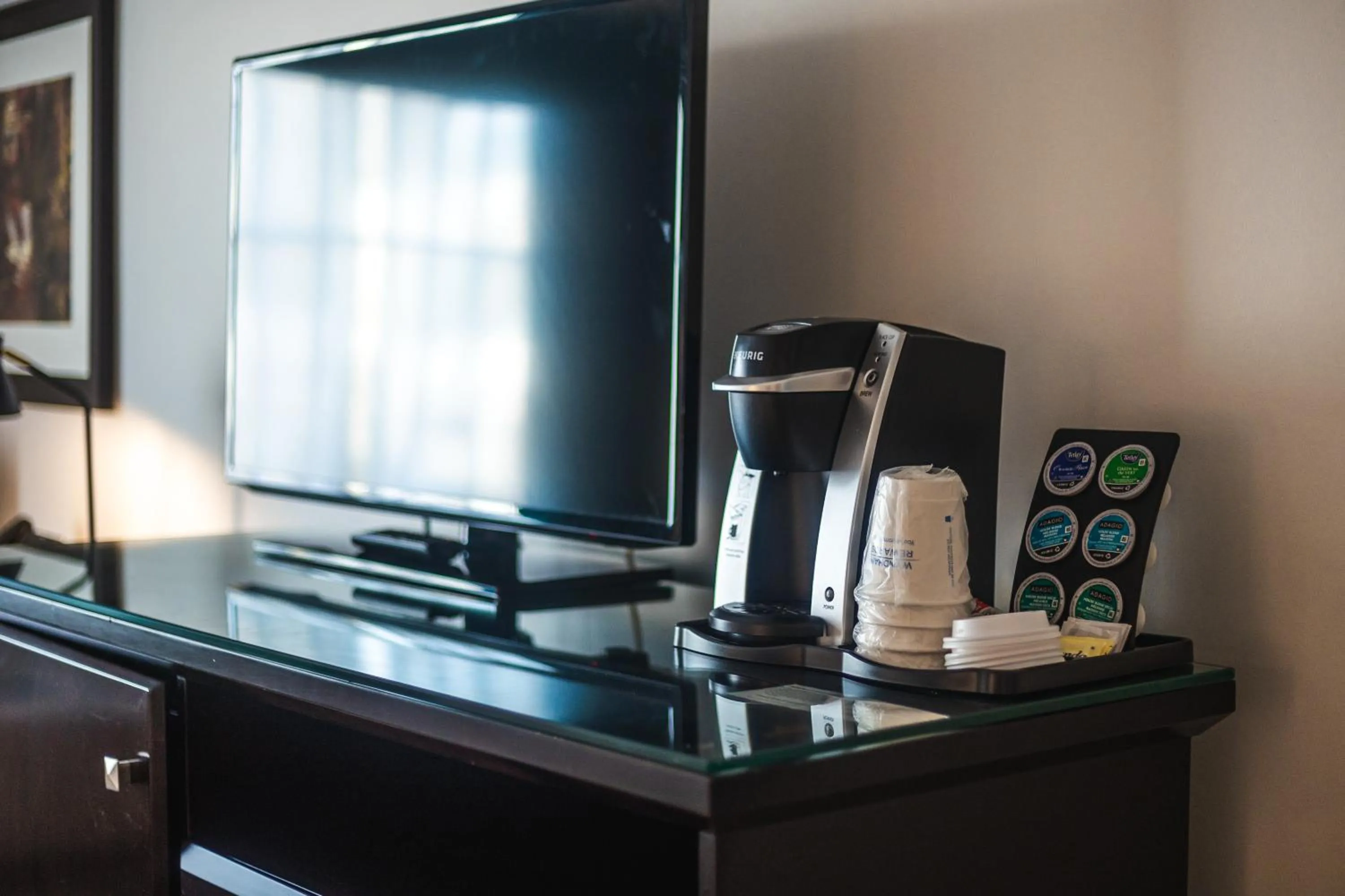 Coffee/tea facilities in Ramada by Wyndham Surrey/Langley