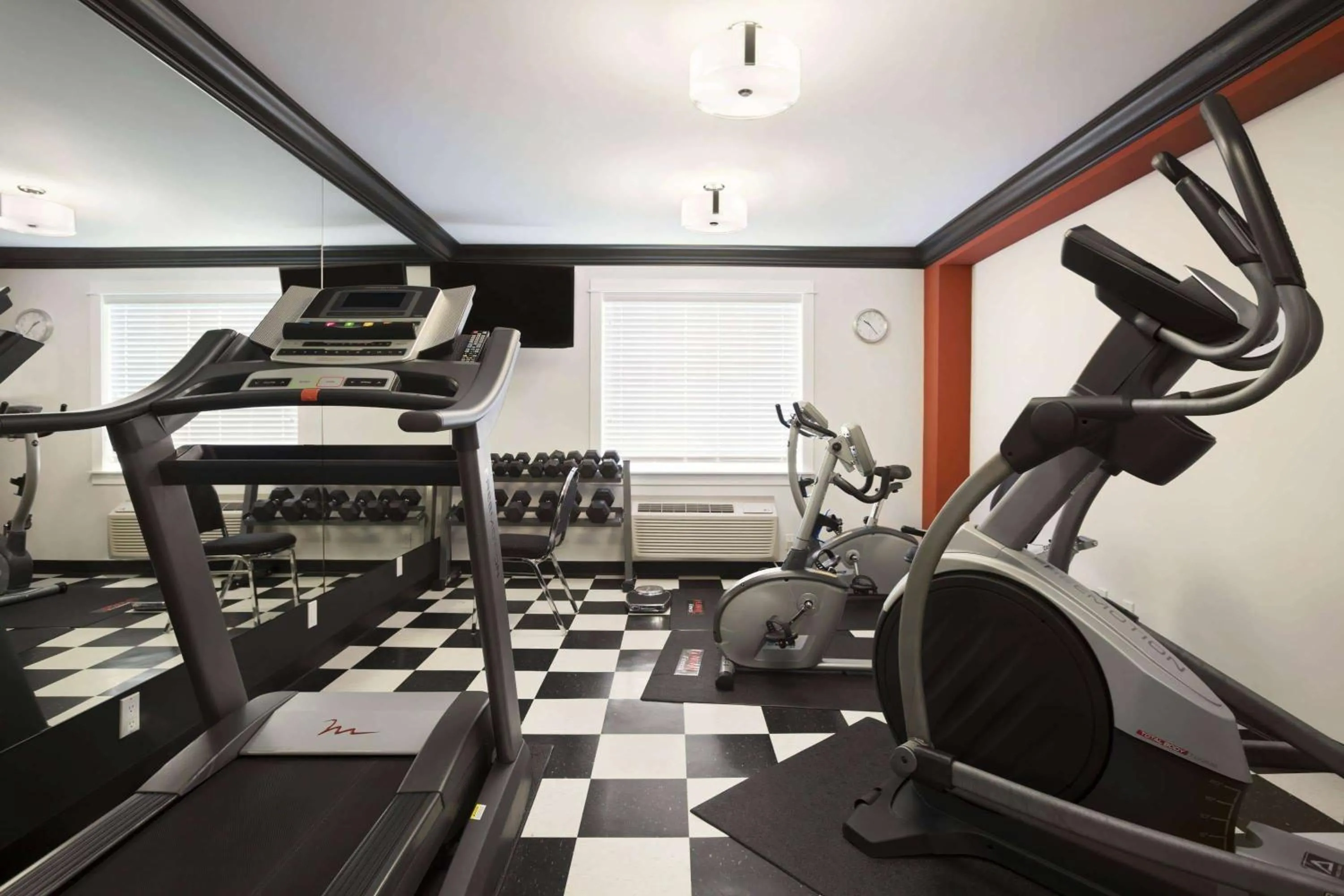Fitness centre/facilities in Ramada by Wyndham Surrey/Langley
