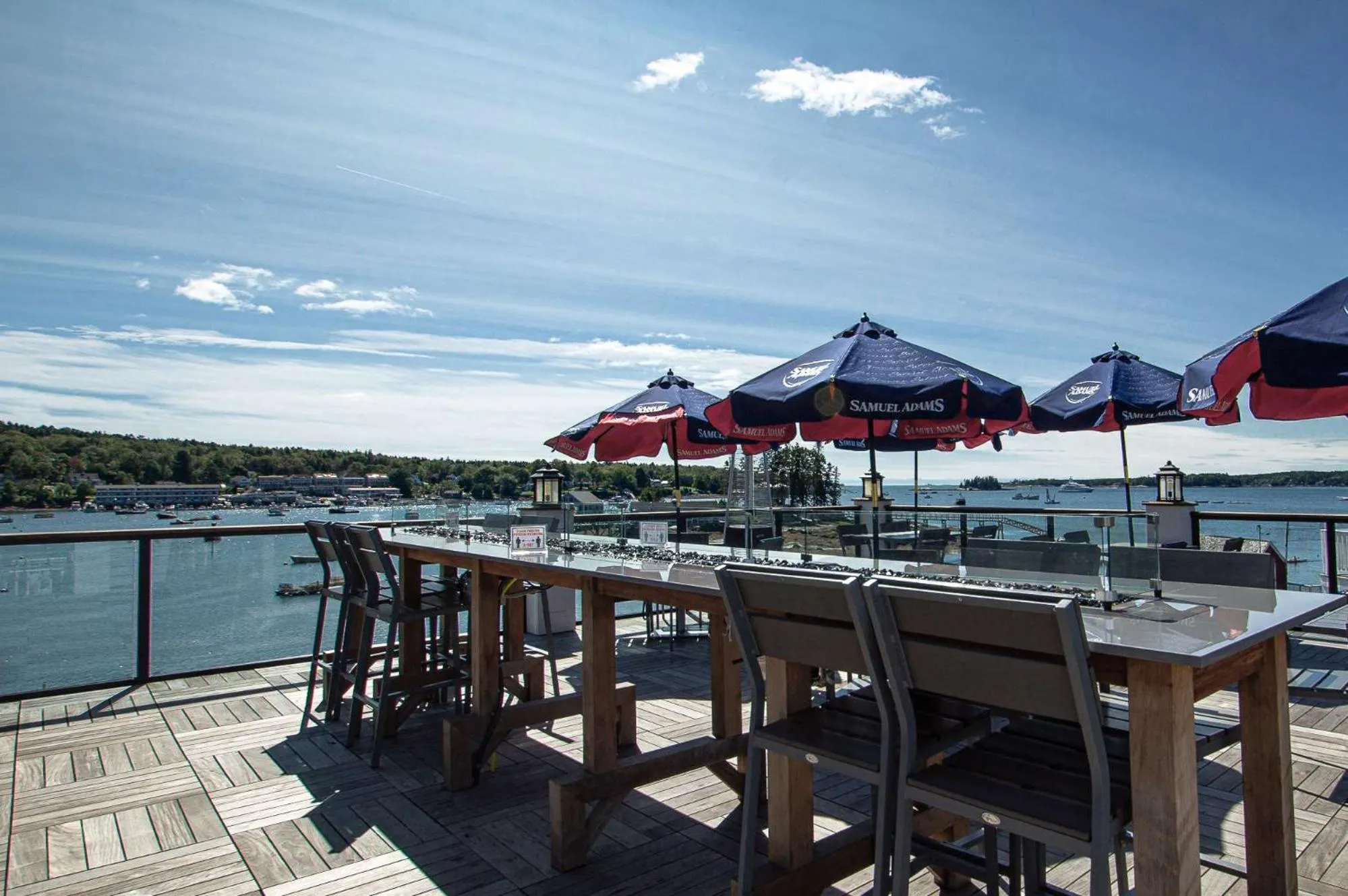 Restaurant/places to eat in Tugboat Inn