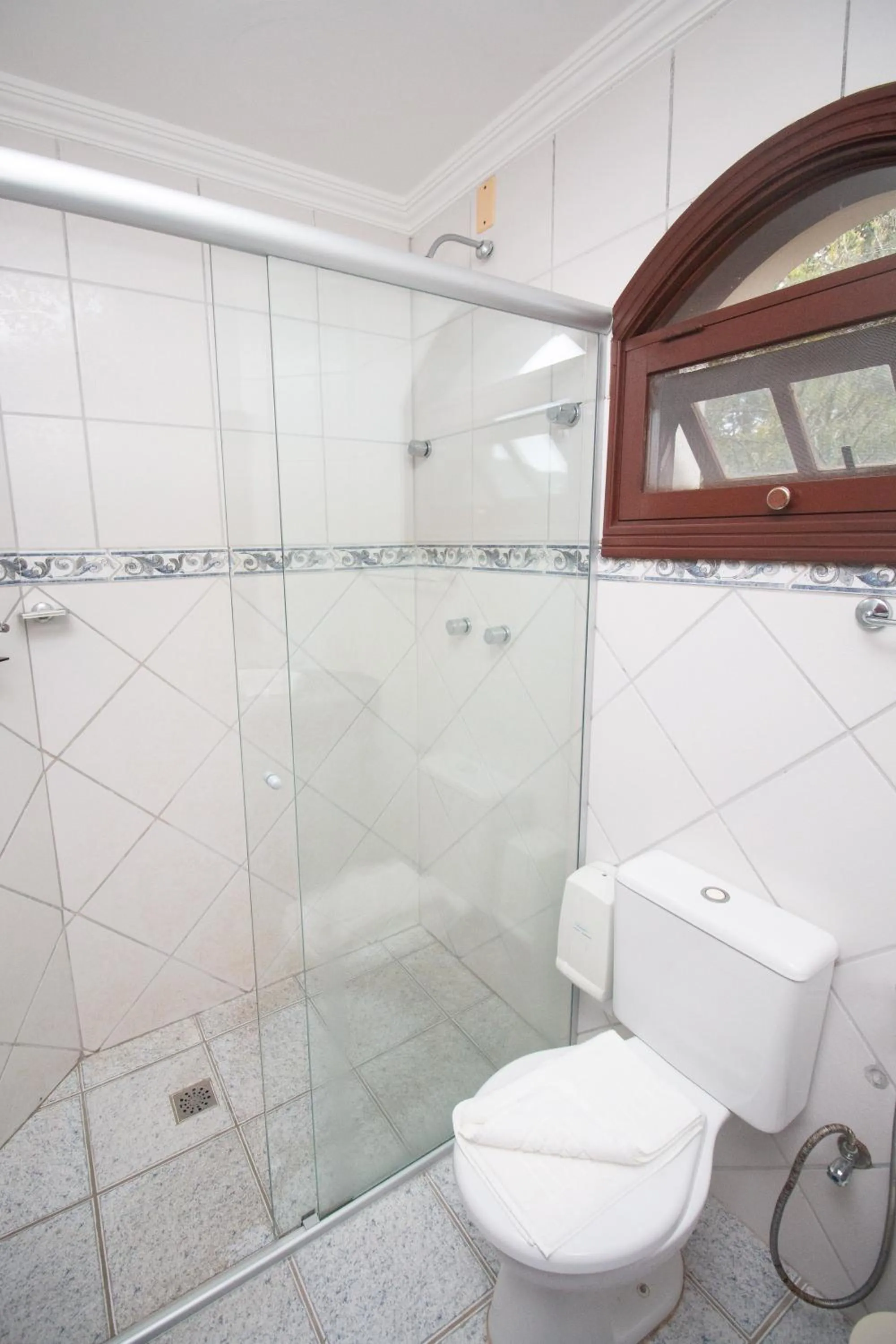 Shower in Hotel Pousada do Bosque