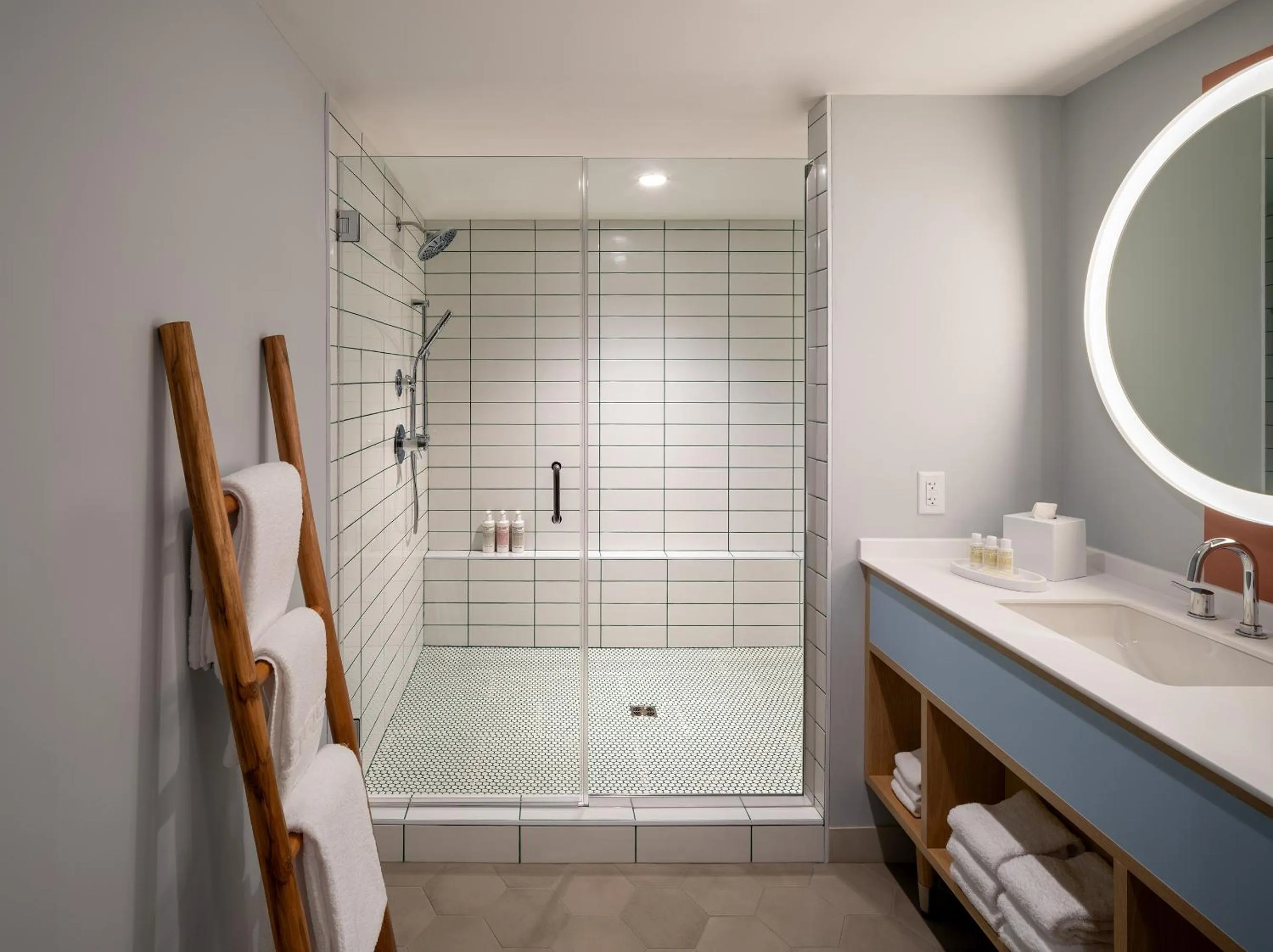 Bathroom in The Wayback, Pigeon Forge, A Tribute Portfolio Hotel