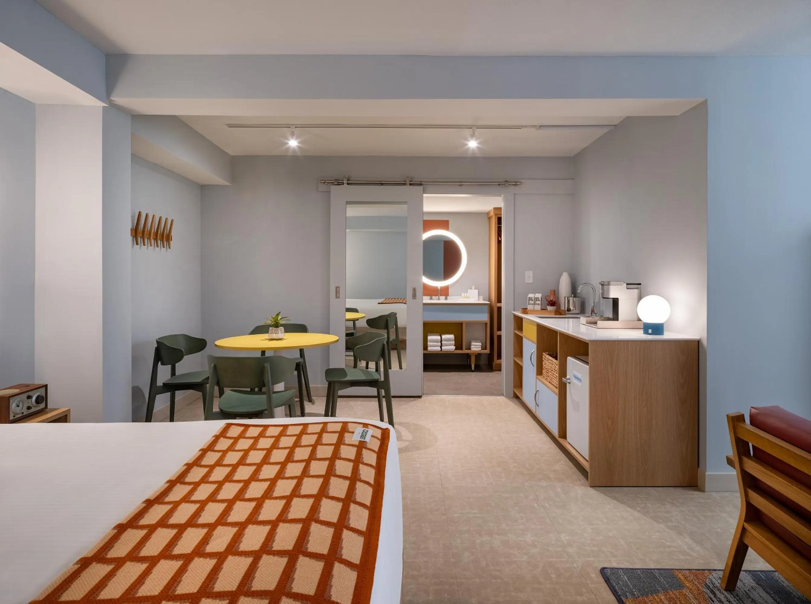 Bedroom, Bed in The Wayback, Pigeon Forge, A Tribute Portfolio Hotel