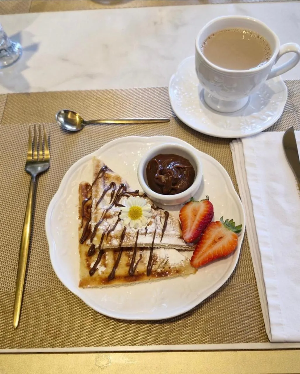 Restaurant/places to eat in Blumen Hotel Boutique