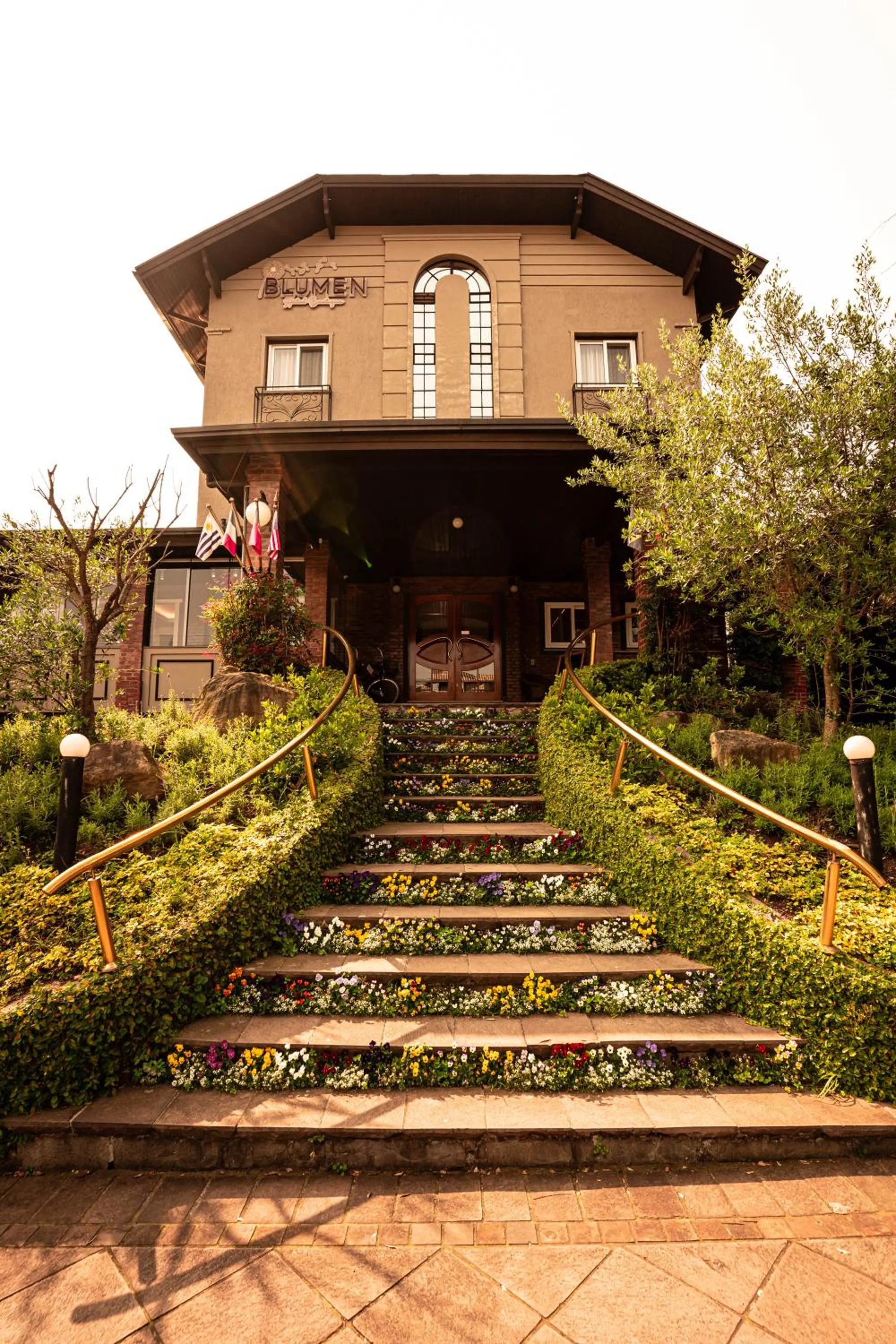 Facade/entrance in Blumen Hotel Boutique
