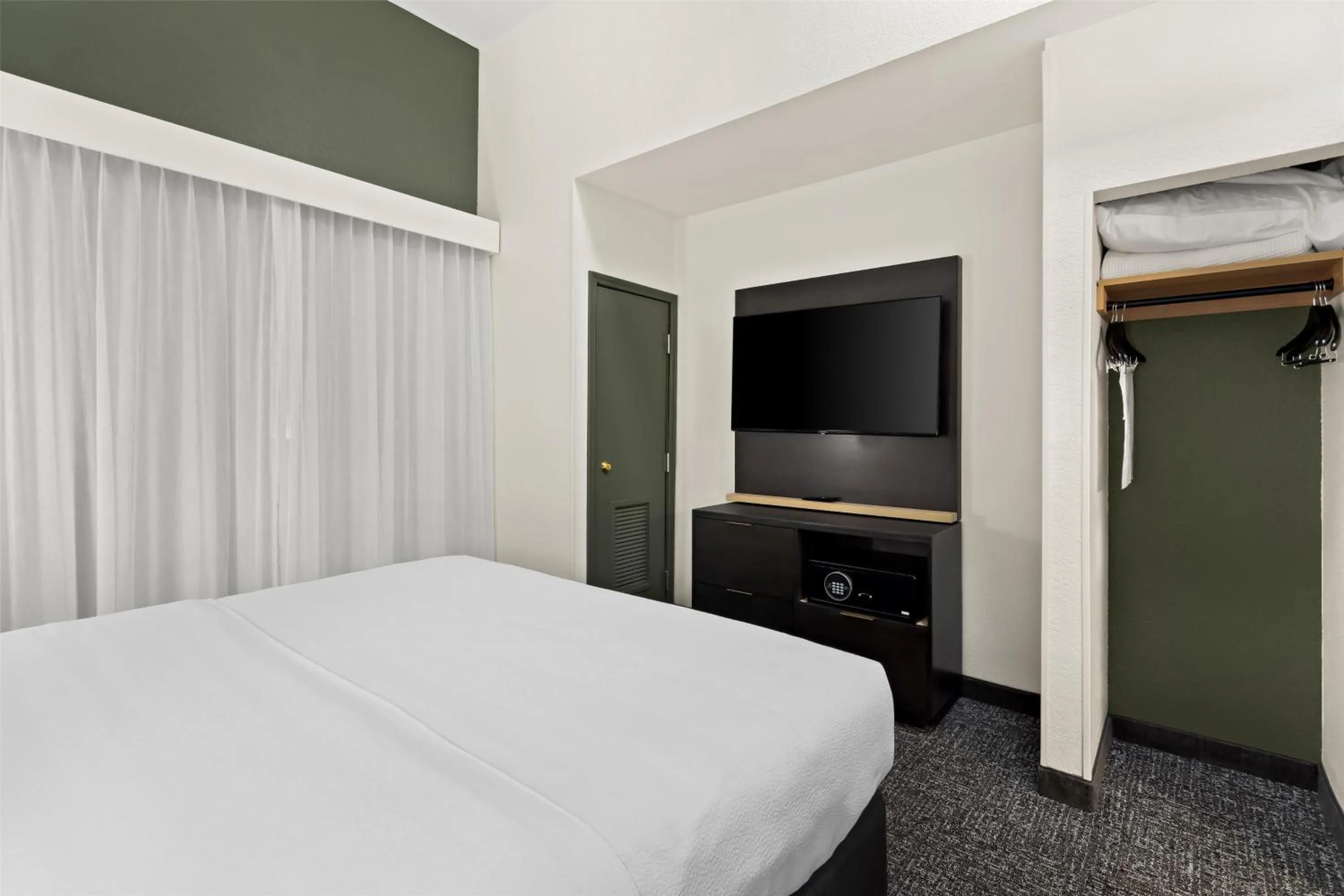 Bed in Spark by Hilton Panama City Beach