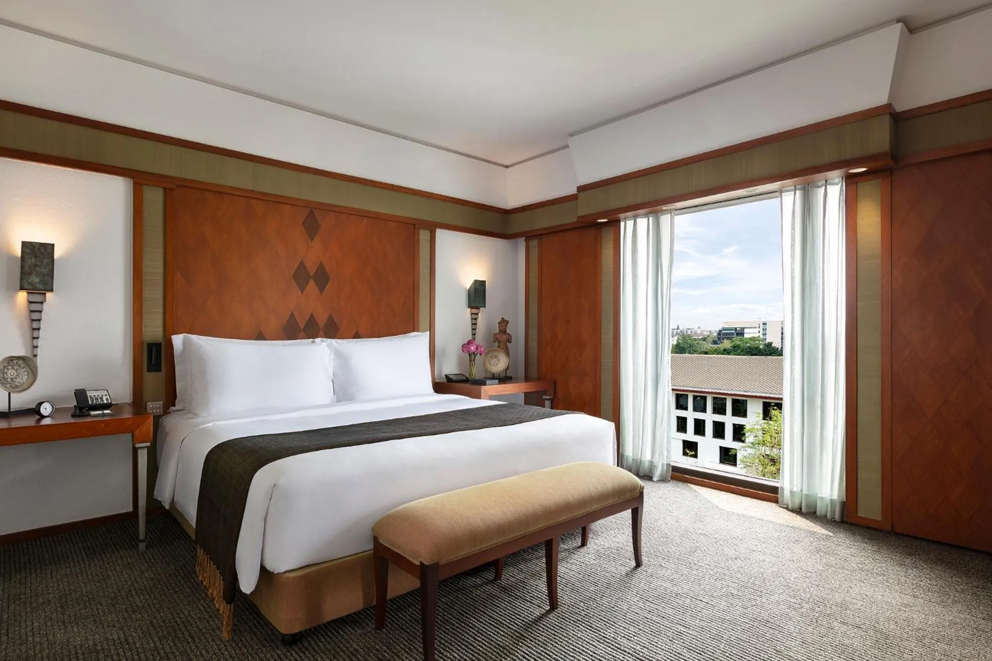 Bed in The Sukhothai Bangkok