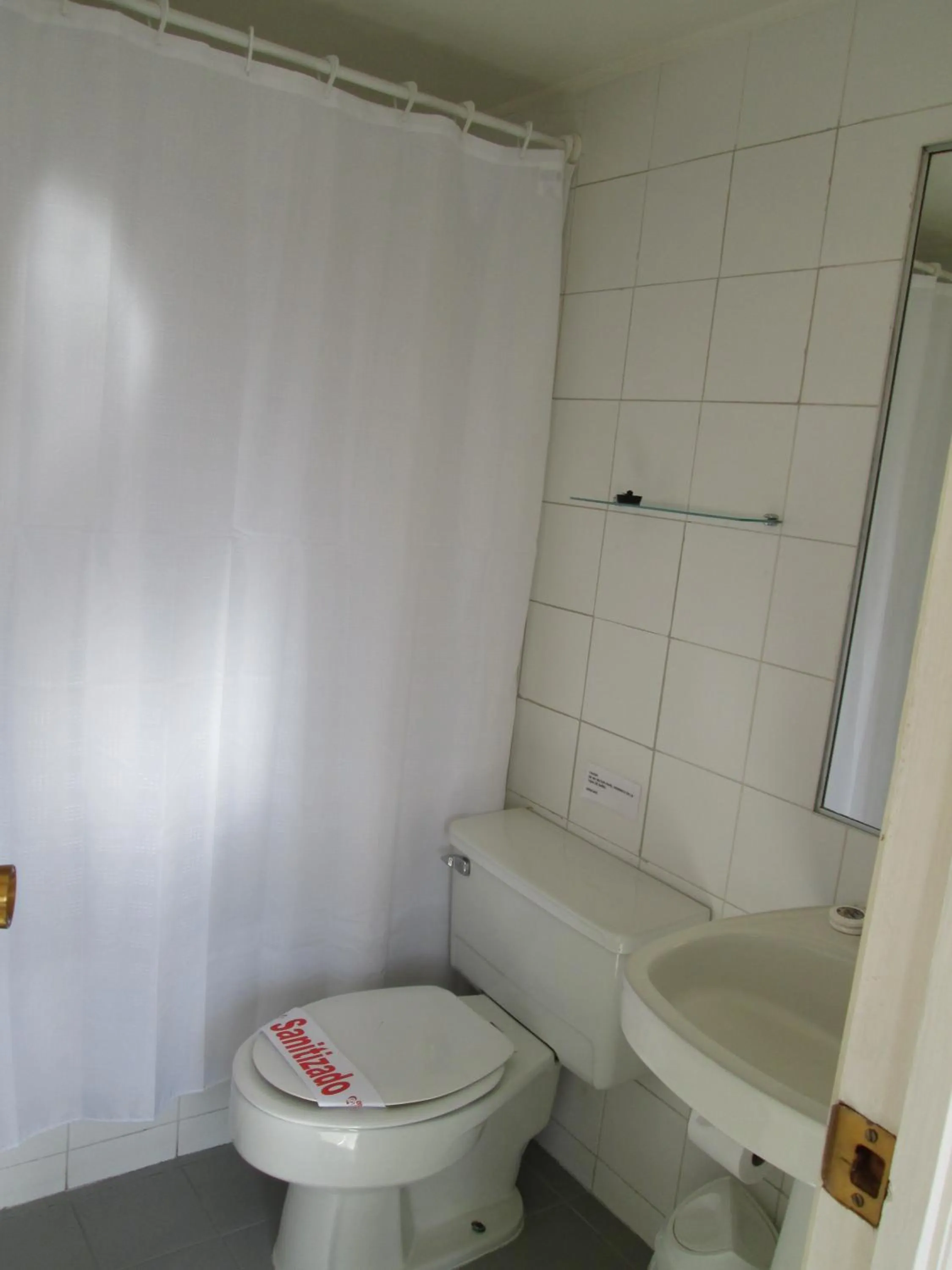 Bathroom in Hotel Apart Colón