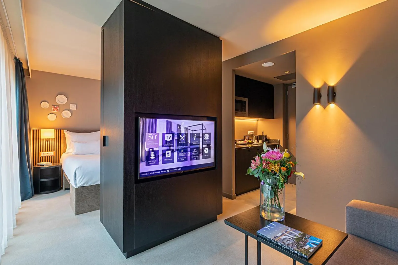 Photo of the whole room, Bed in Pestana Amsterdam Riverside