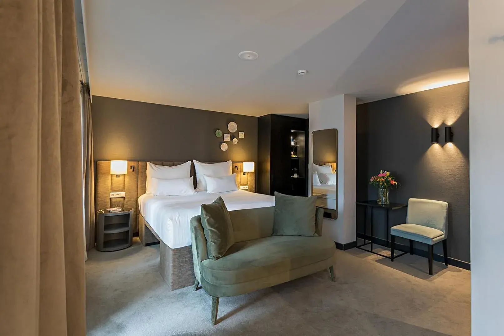 Deluxe Double Room in Pestana Amsterdam Riverside Deluxe Double Room in Pestana Amsterdam Riverside