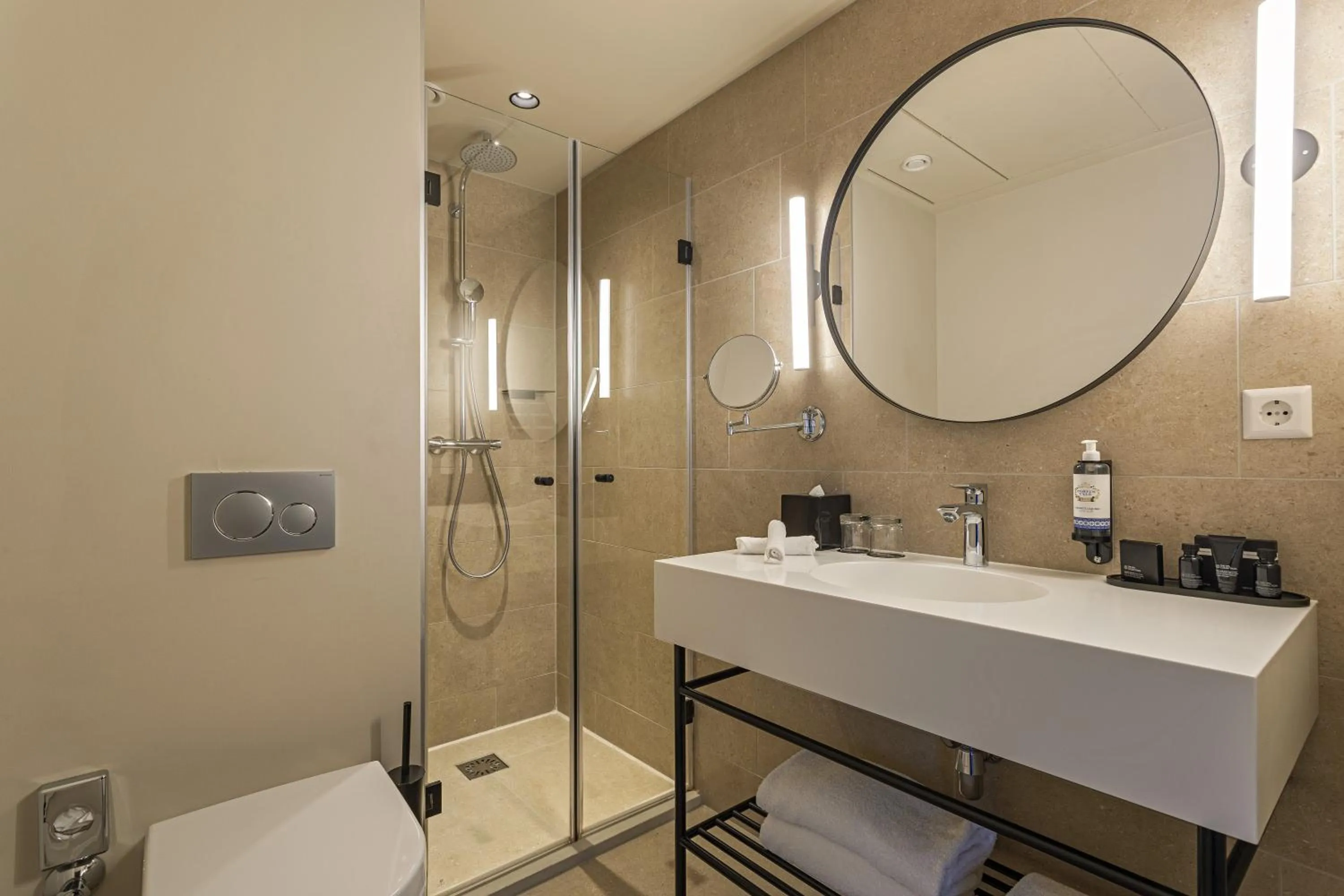 Bathroom in Pestana Amsterdam Riverside