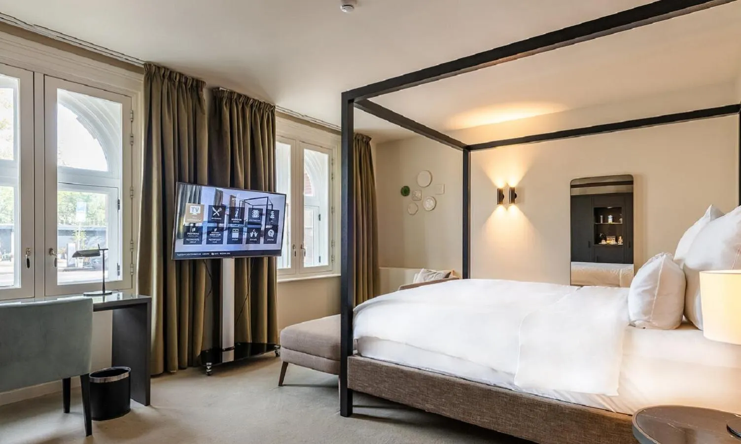 Photo of the whole room, Bed in Pestana Amsterdam Riverside