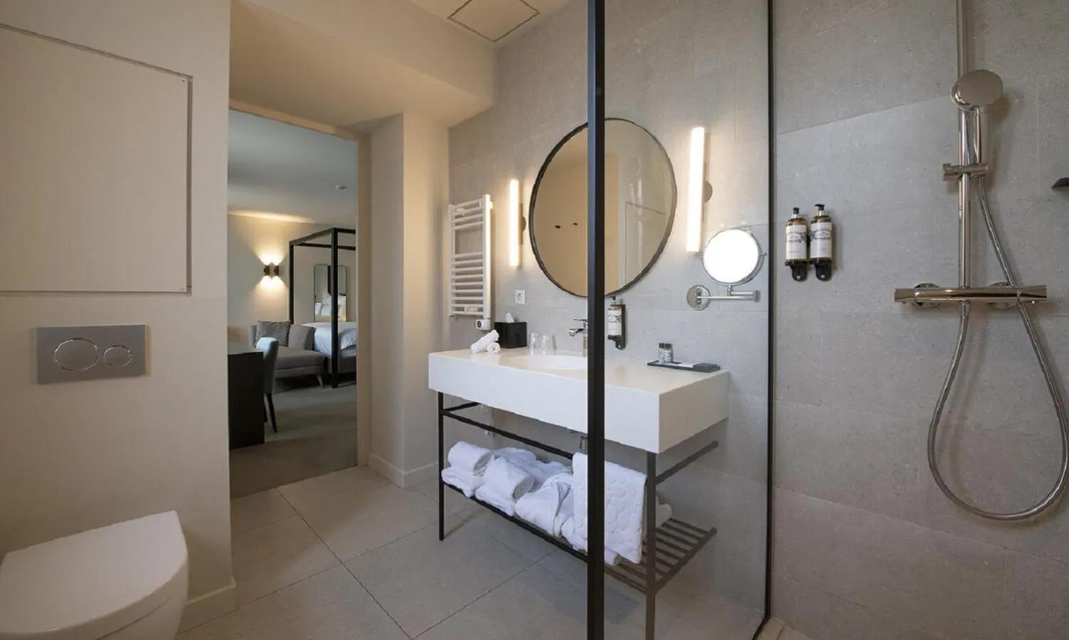 Shower in Pestana Amsterdam Riverside