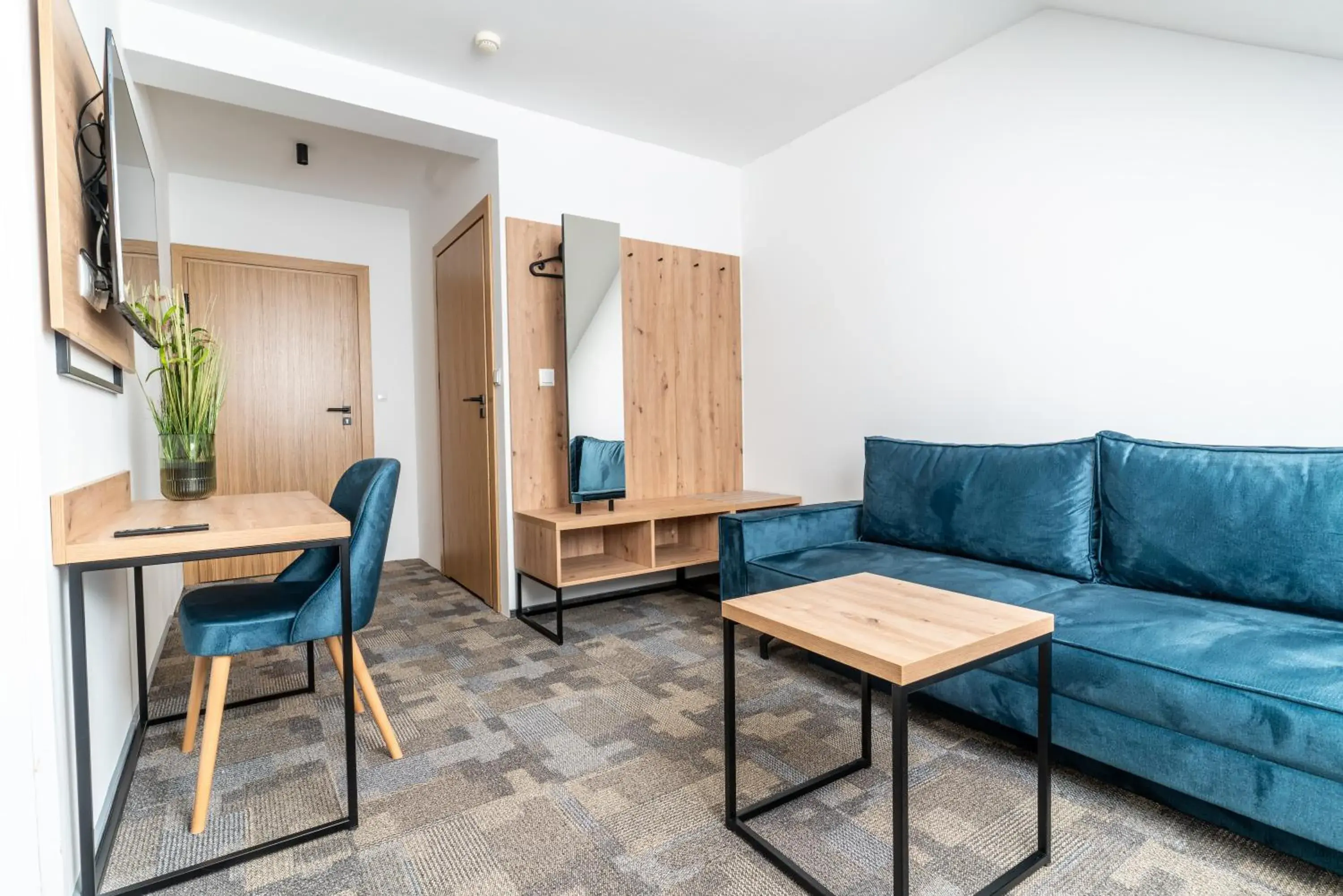 Standard Twin Room with Sofa in Hotel Ukiel Wellness & SPA Standard Twin Room with Sofa in Hotel Ukiel Wellness & SPA