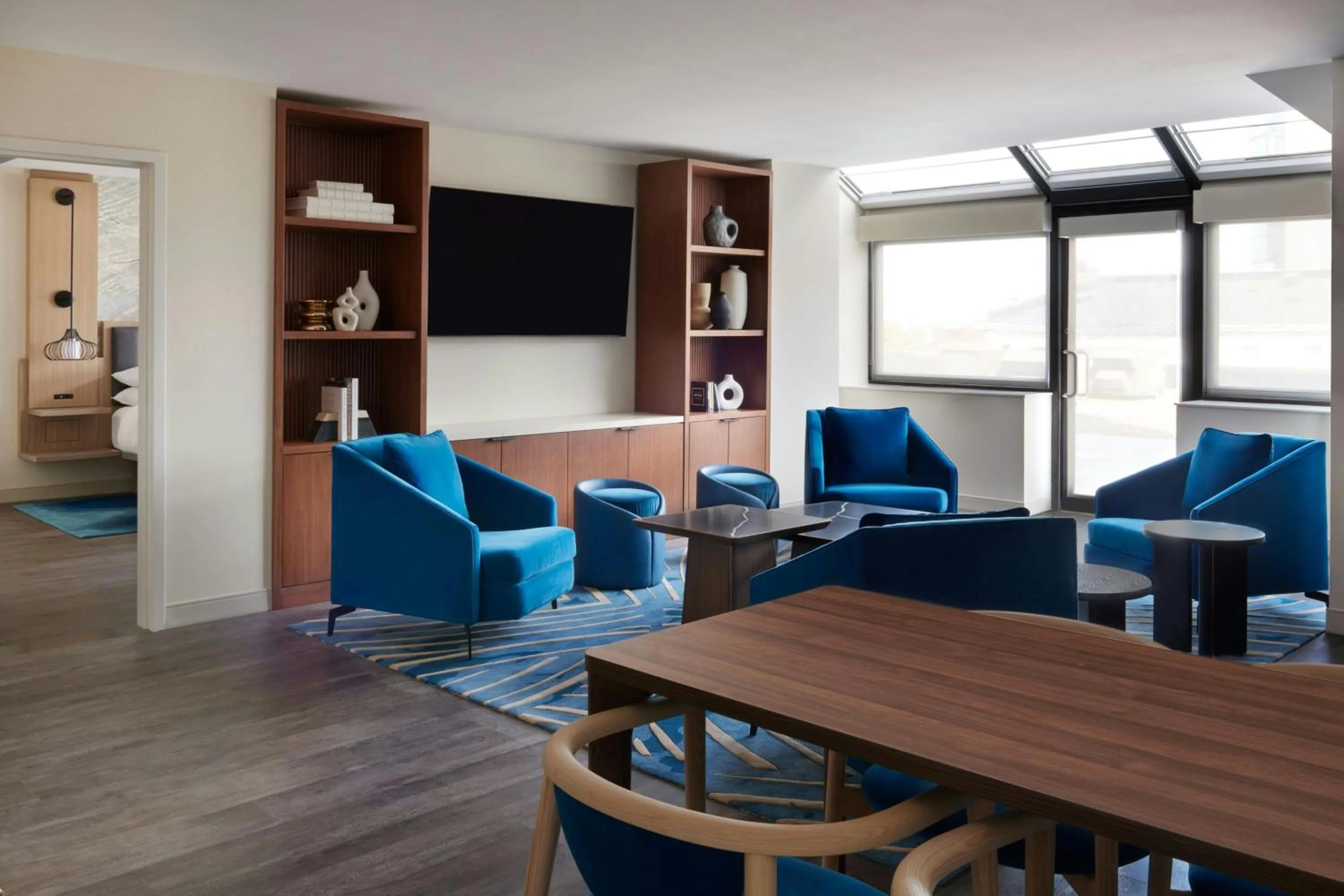 Photo of the whole room in Kingston Marriott Hotel