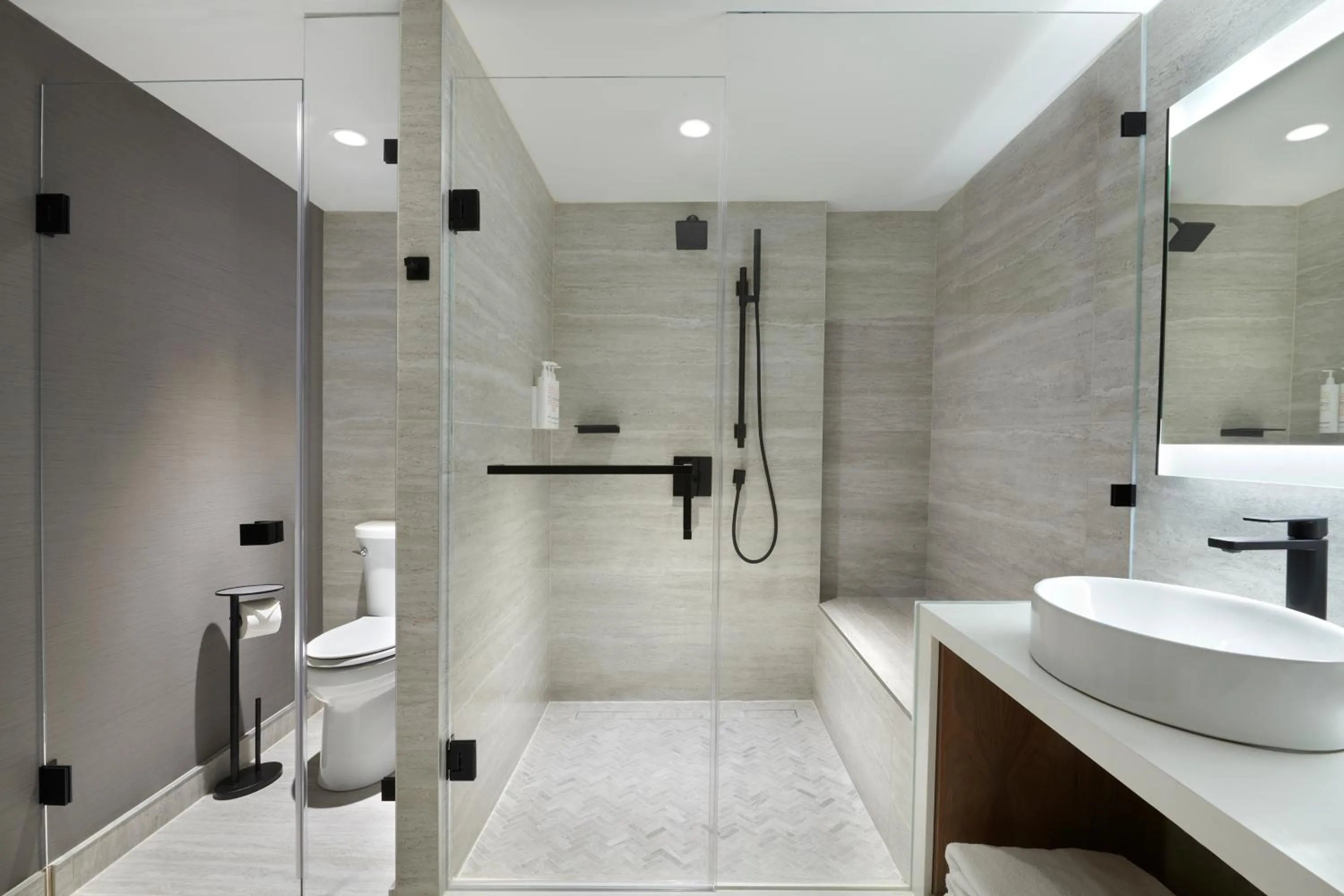 Shower in Kingston Marriott Hotel