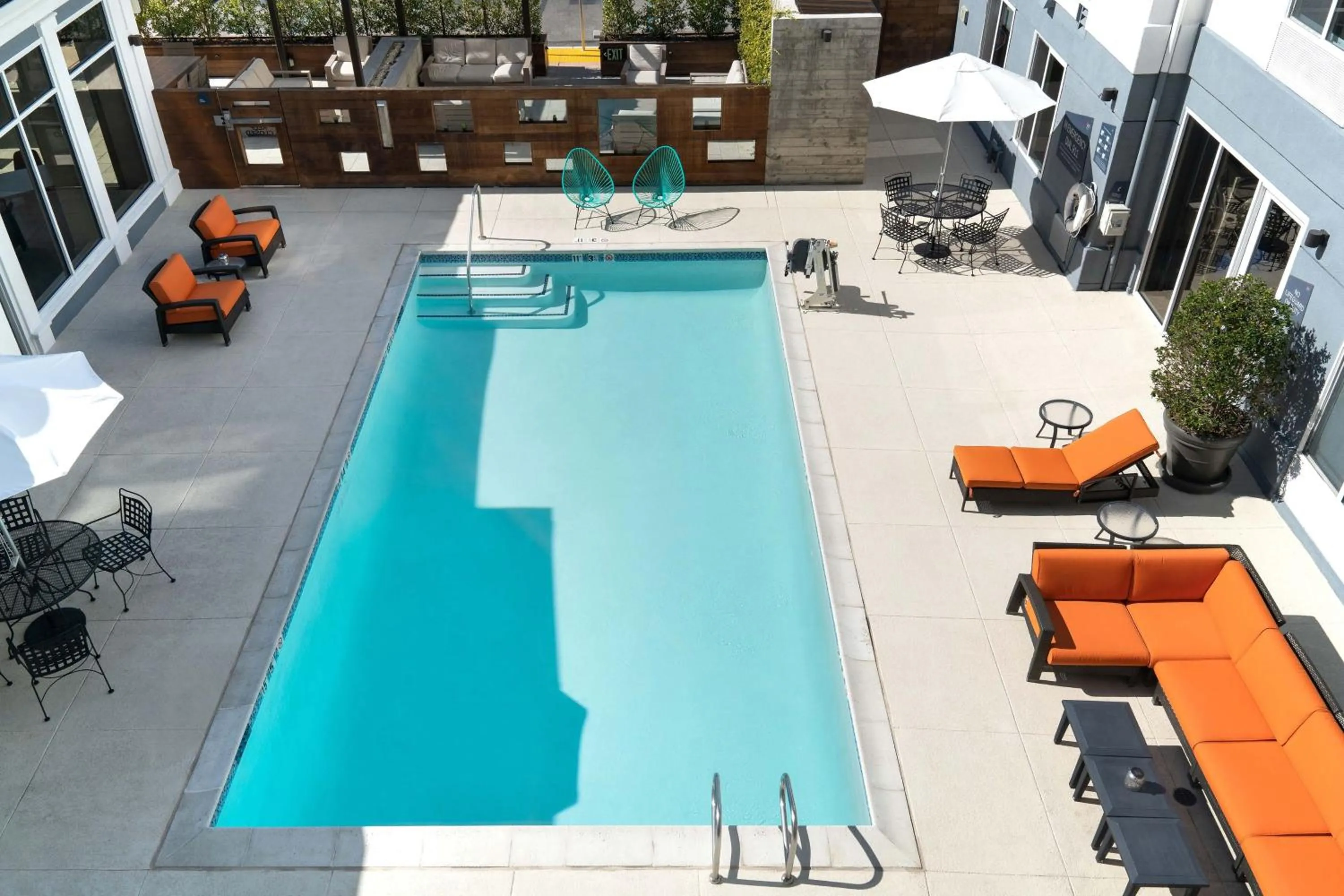 Swimming pool in Aloft Mountain View