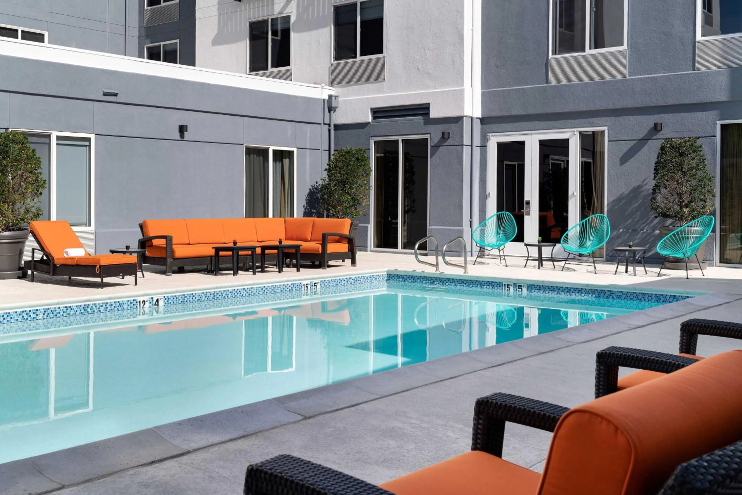 Swimming pool in Aloft Mountain View