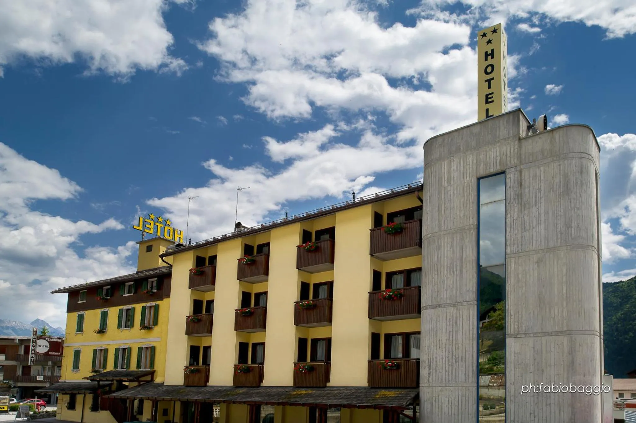 Property building in Hotel Ferrovia