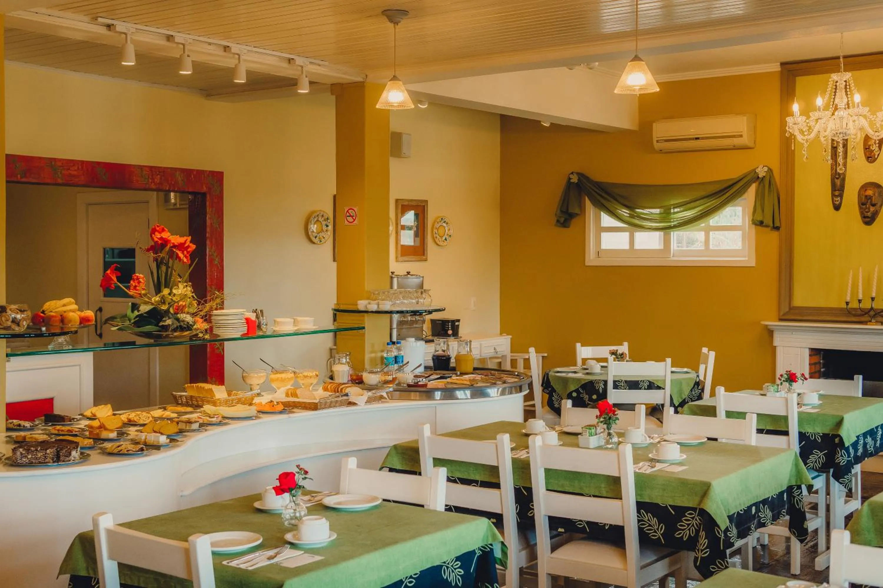 Breakfast in Hotel Pousada da Neve