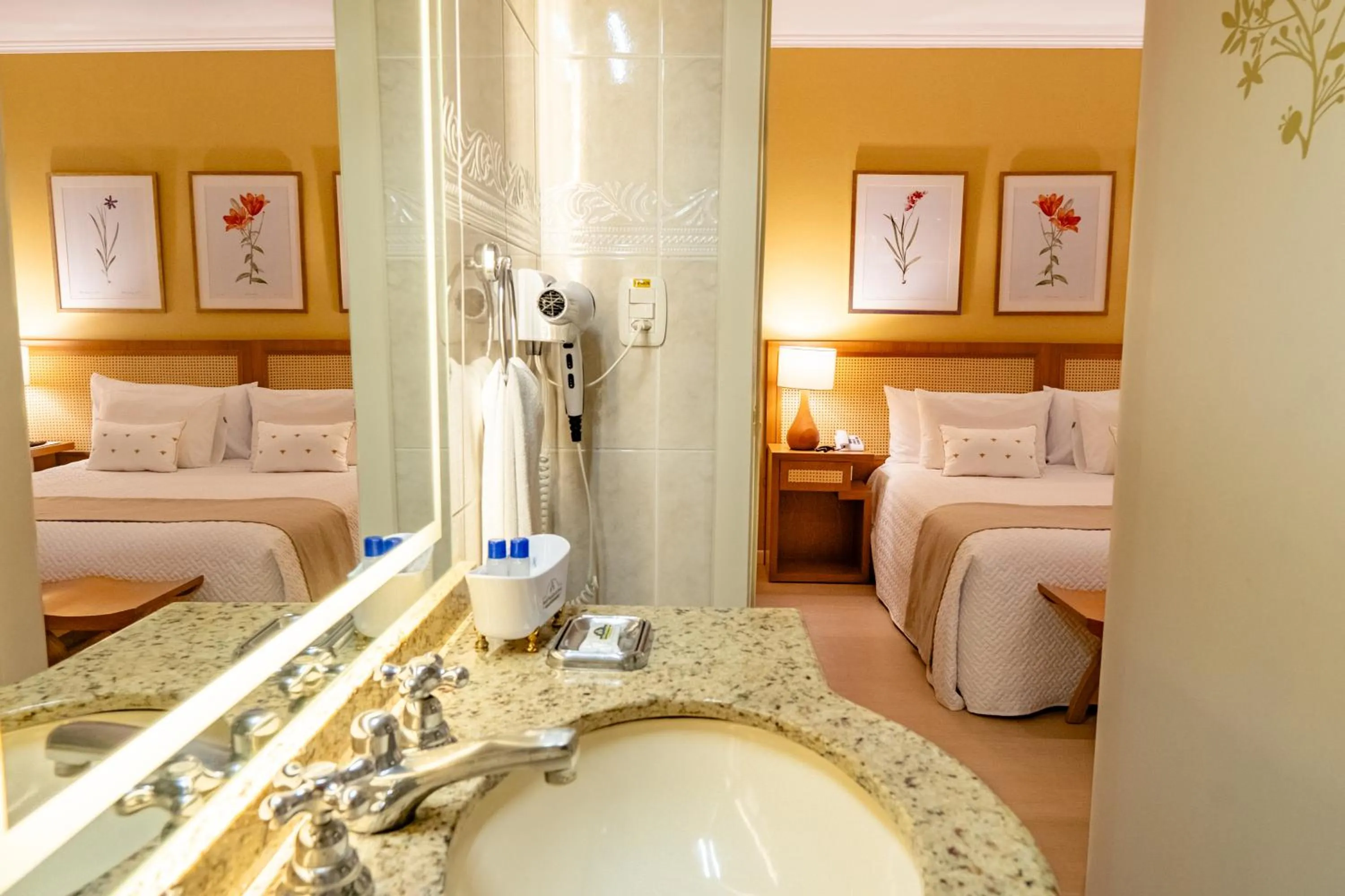 Bathroom, Bed in Hotel Pousada da Neve
