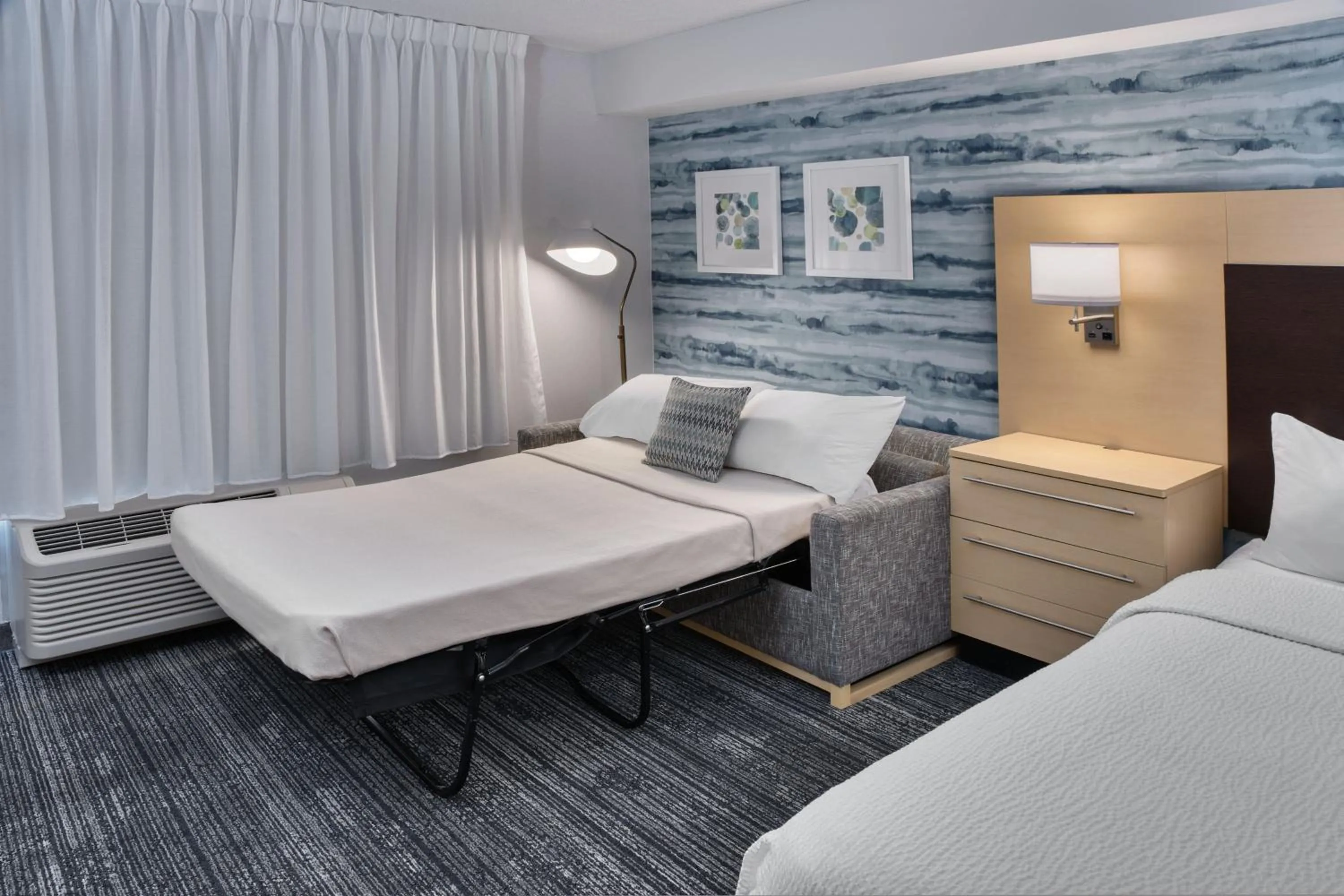 Photo of the whole room, Bed in TownePlace Suites by Marriott Sudbury