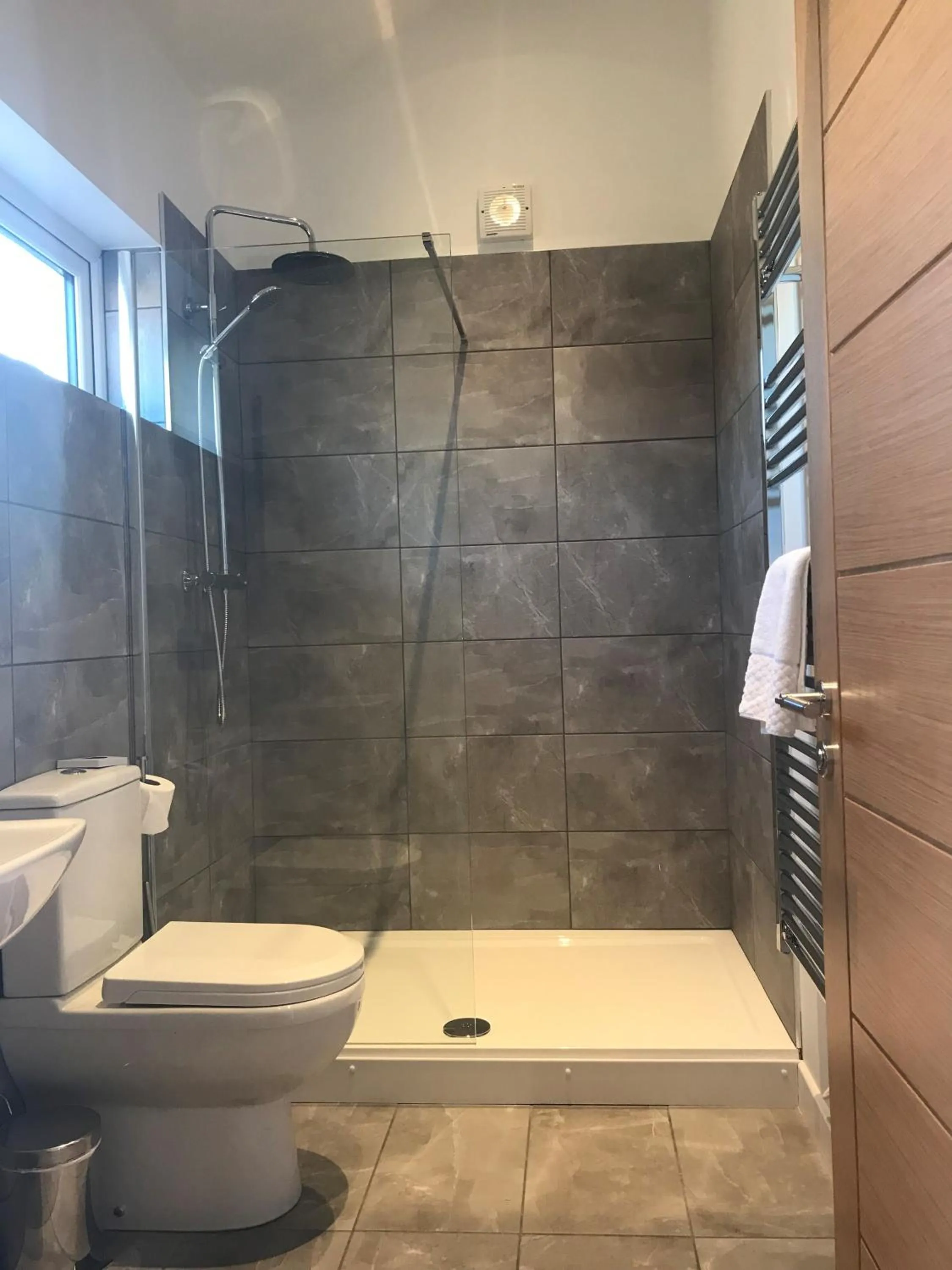 Bathroom in Oakwood Farm Mews Chester