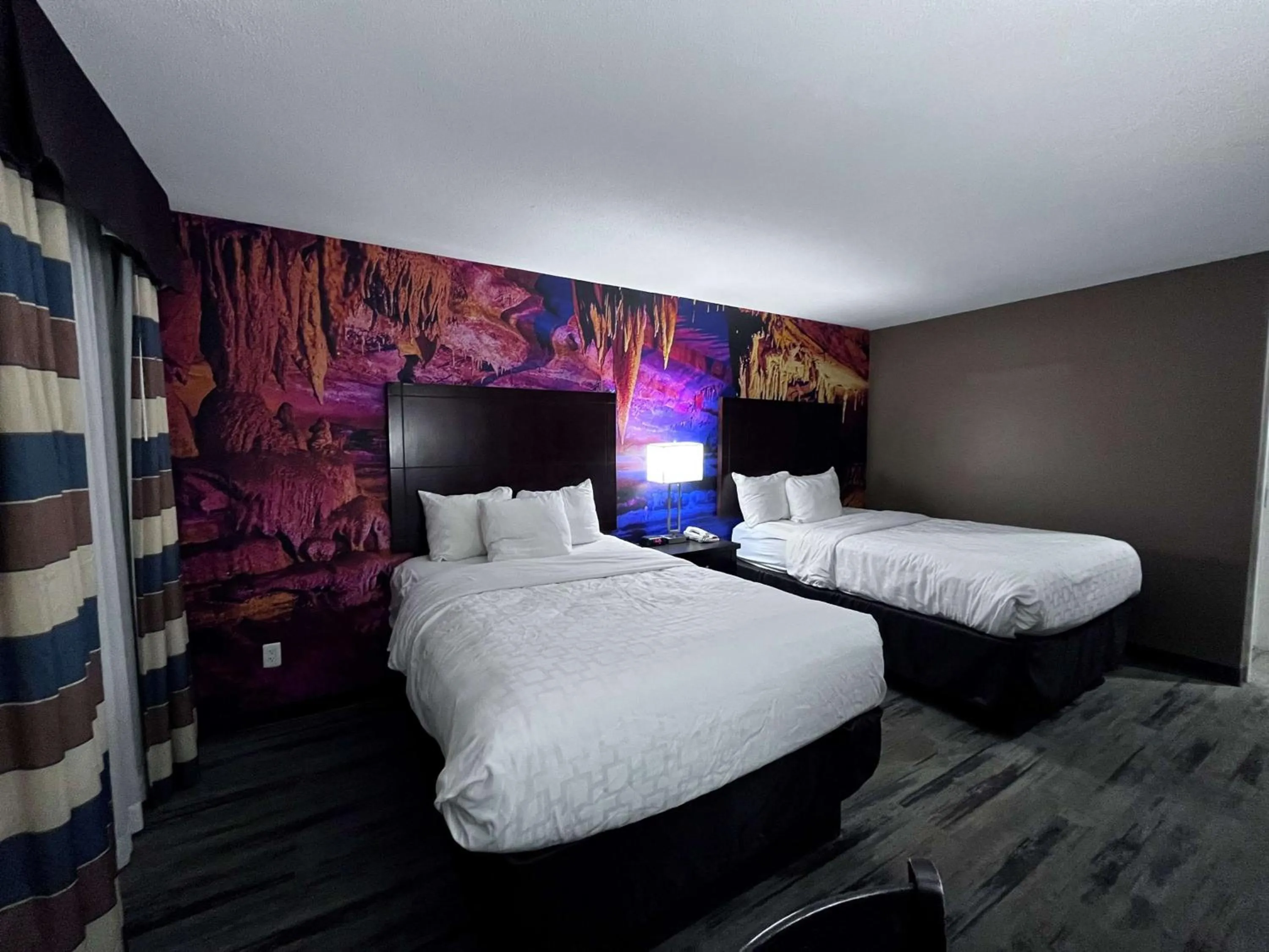 Bedroom, Bed in SureStay Plus by Best Western Corydon