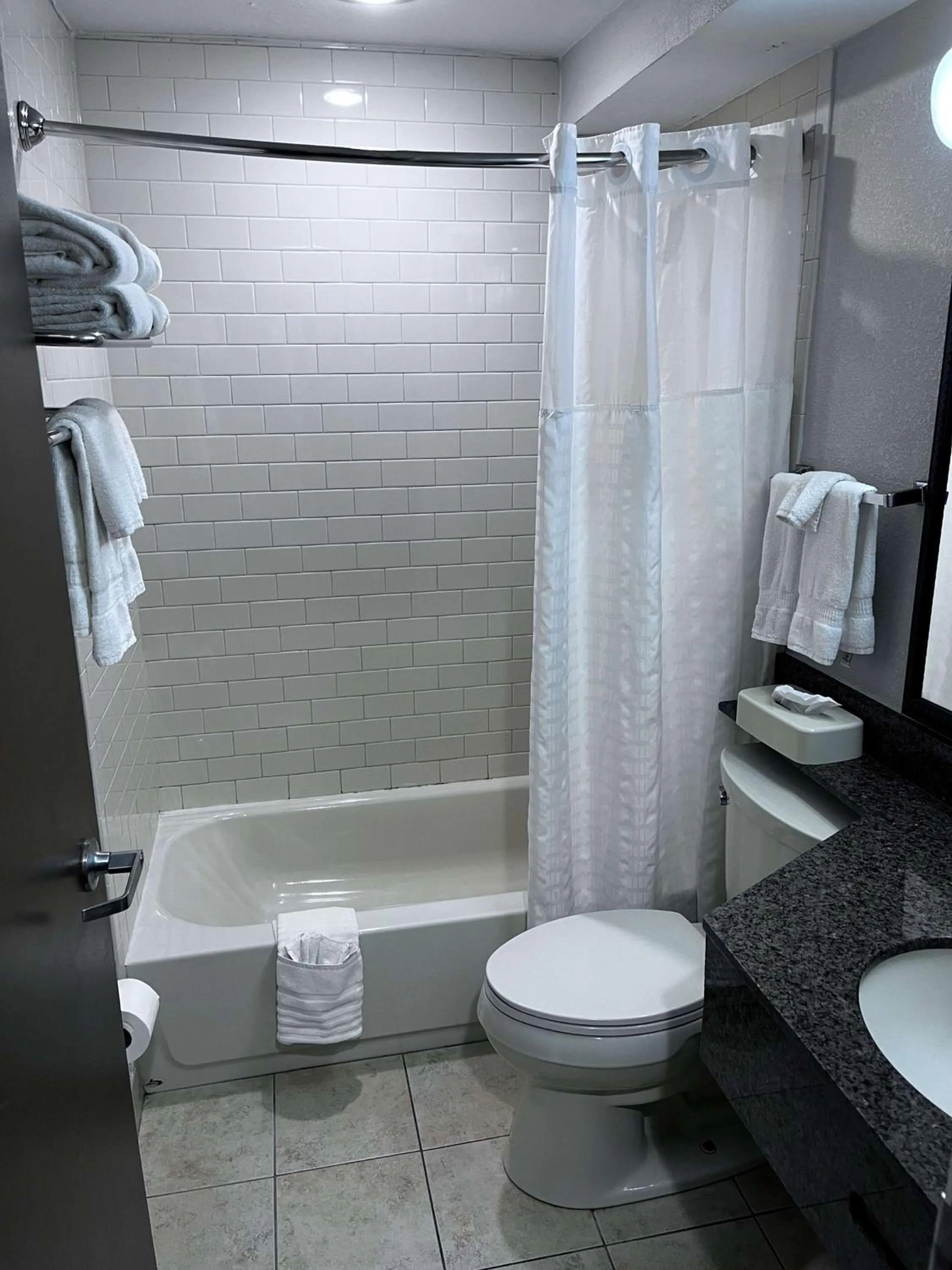 Bathroom in SureStay Plus by Best Western Corydon
