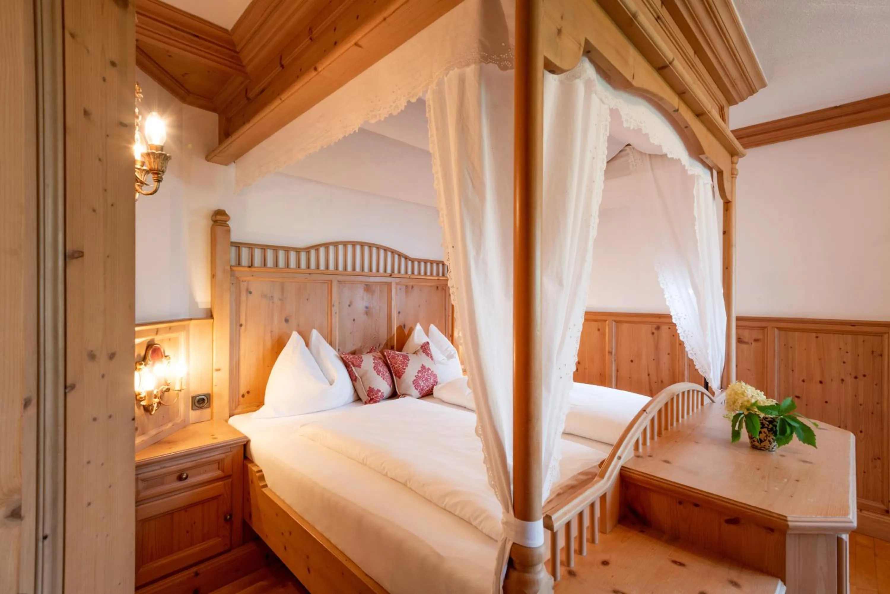 Photo of the whole room, Bed in Hotel Tiroler Stuben