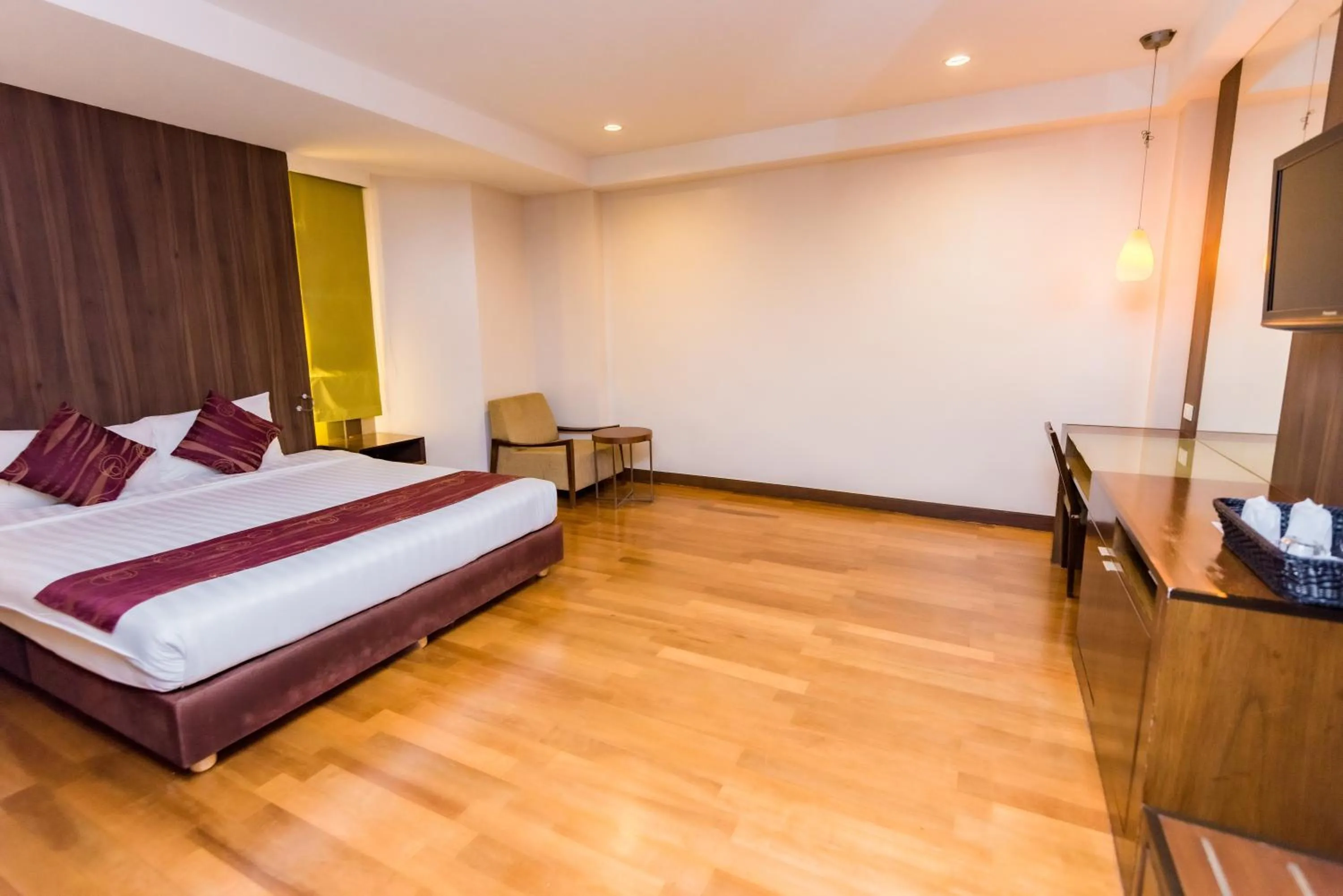 Photo of the whole room in Bally Suite Silom