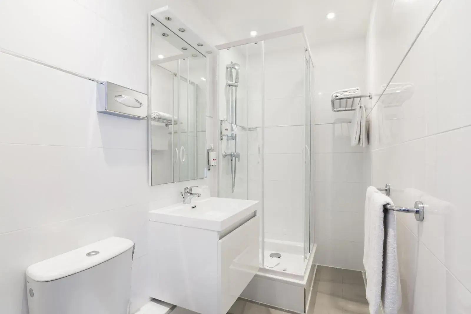 Twin Room with City View in Hotel Bastille Twin Room with City View in Hotel Bastille