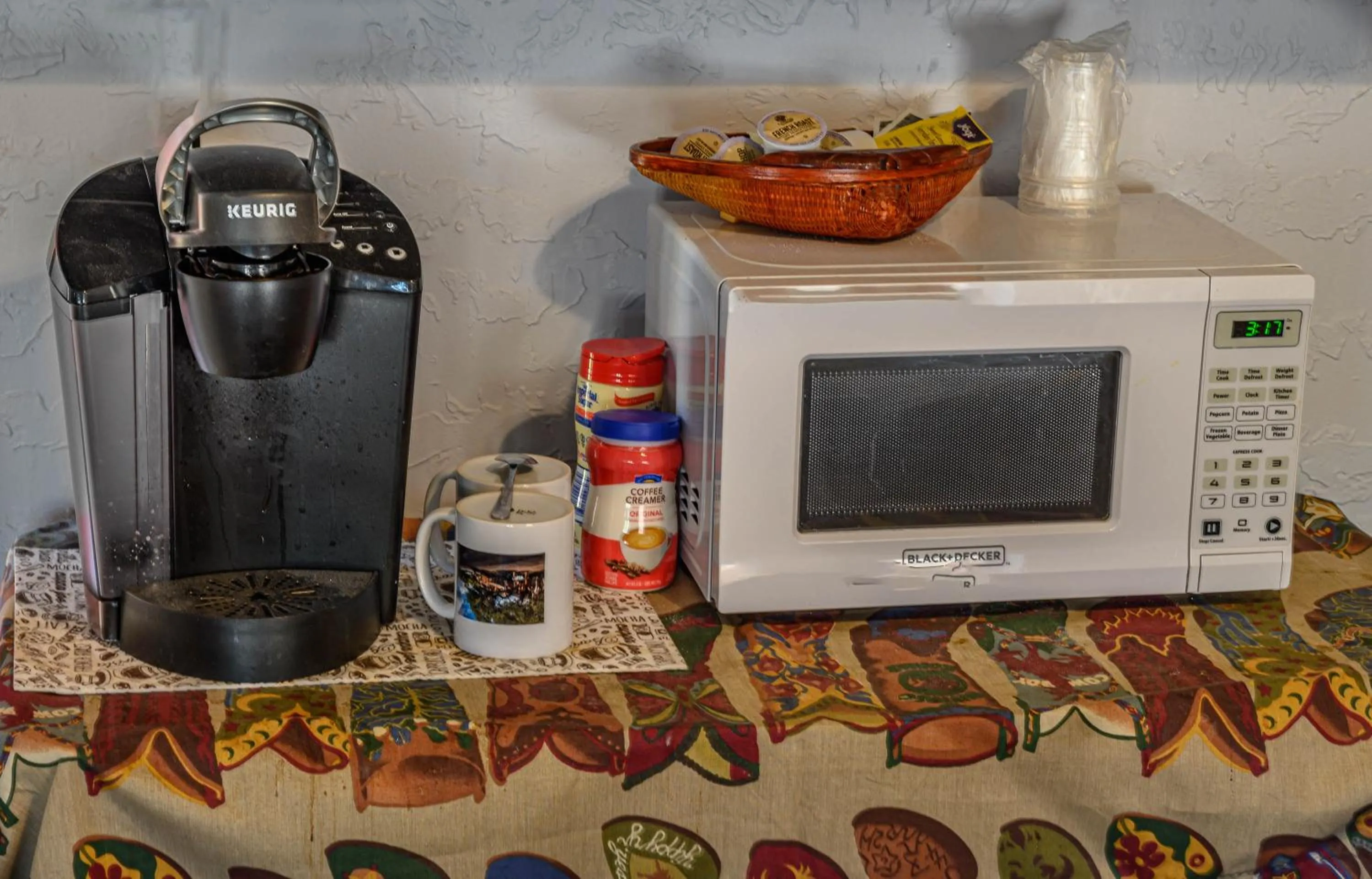 Coffee/tea facilities in Cypress Fairway Village