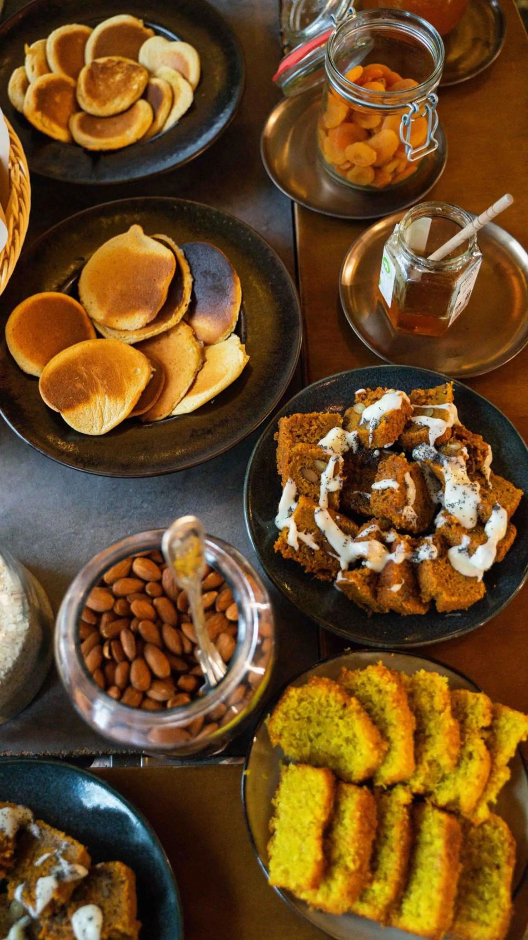 Buffet breakfast in Hôtel La Nouvelle République & Hammam