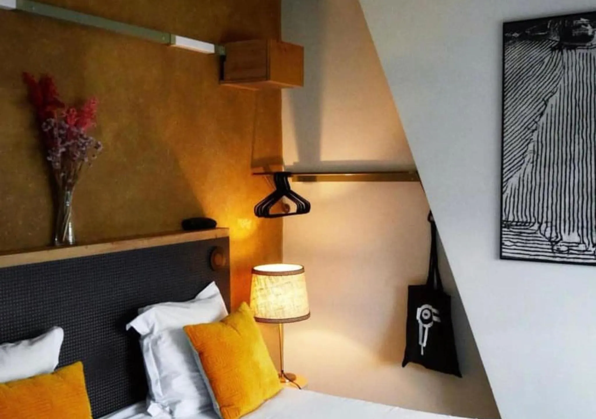 Bedroom, Bed in Hôtel La Nouvelle République & Hammam