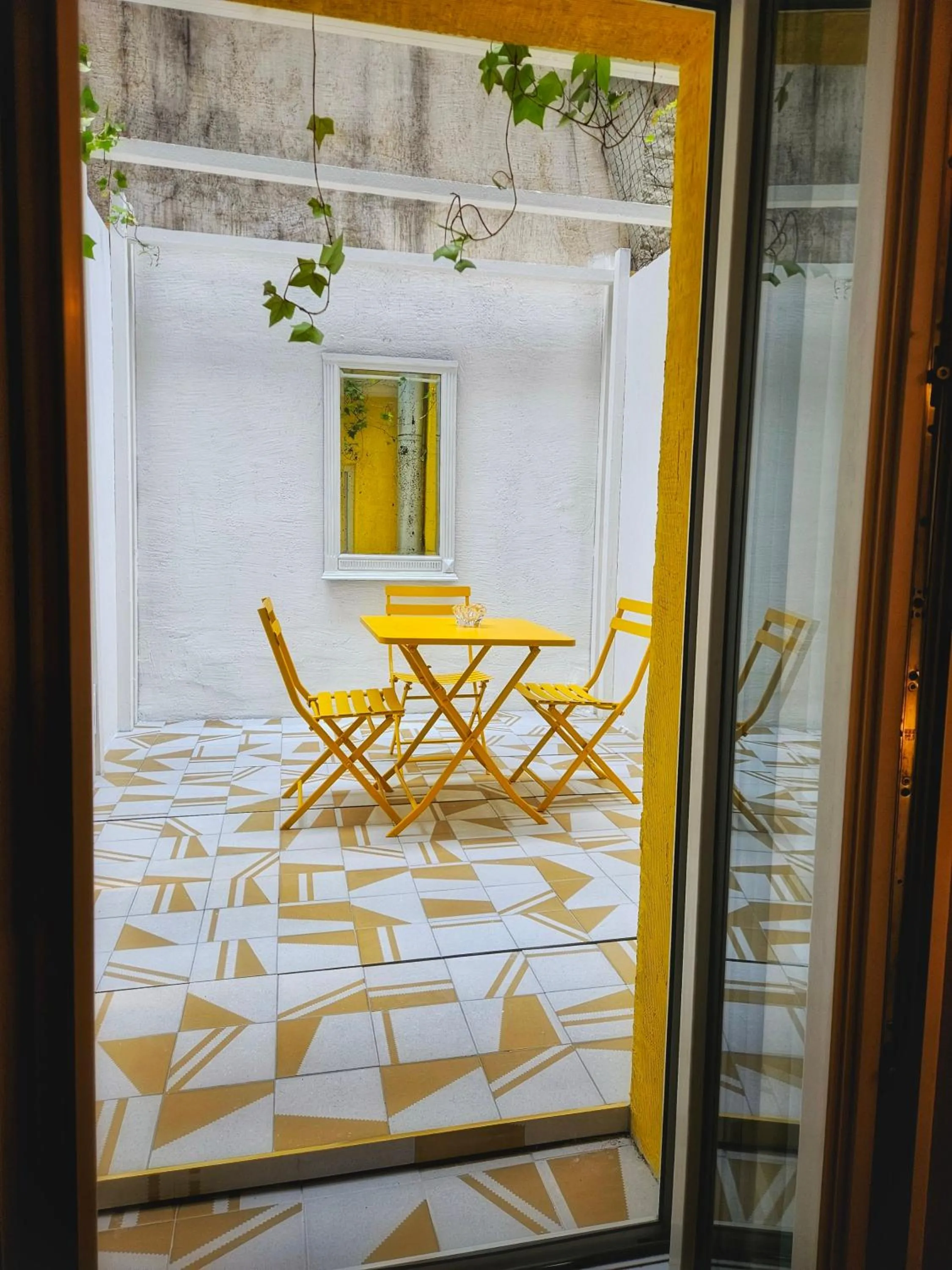 Patio in Hôtel La Nouvelle République & Hammam
