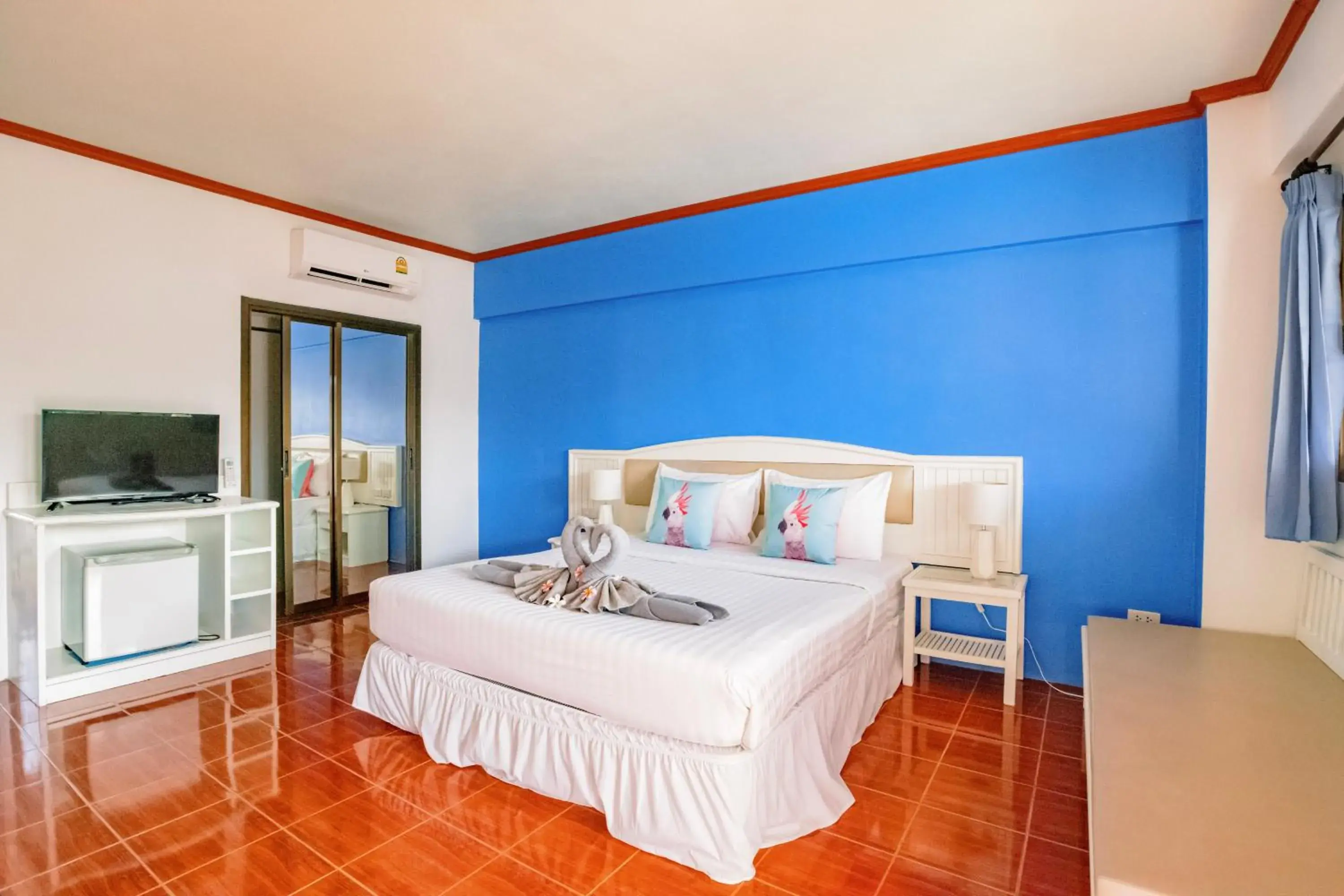 Deluxe Double or Twin Room with Pool View in Bay Beach Resort Deluxe Double or Twin Room with Pool View in Bay Beach Resort