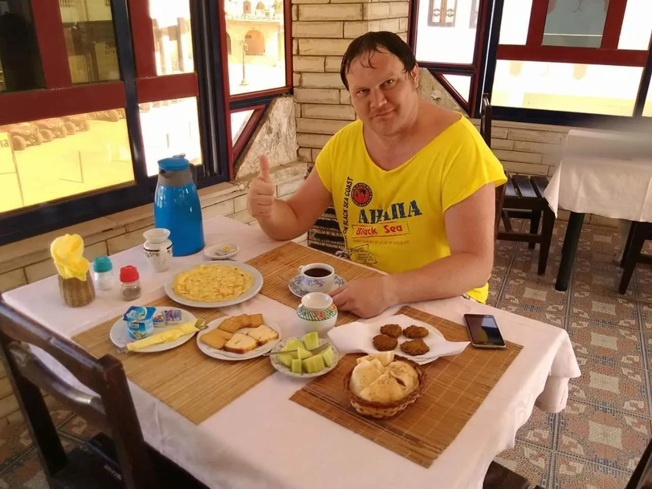 Restaurant/places to eat in Monica Hotel