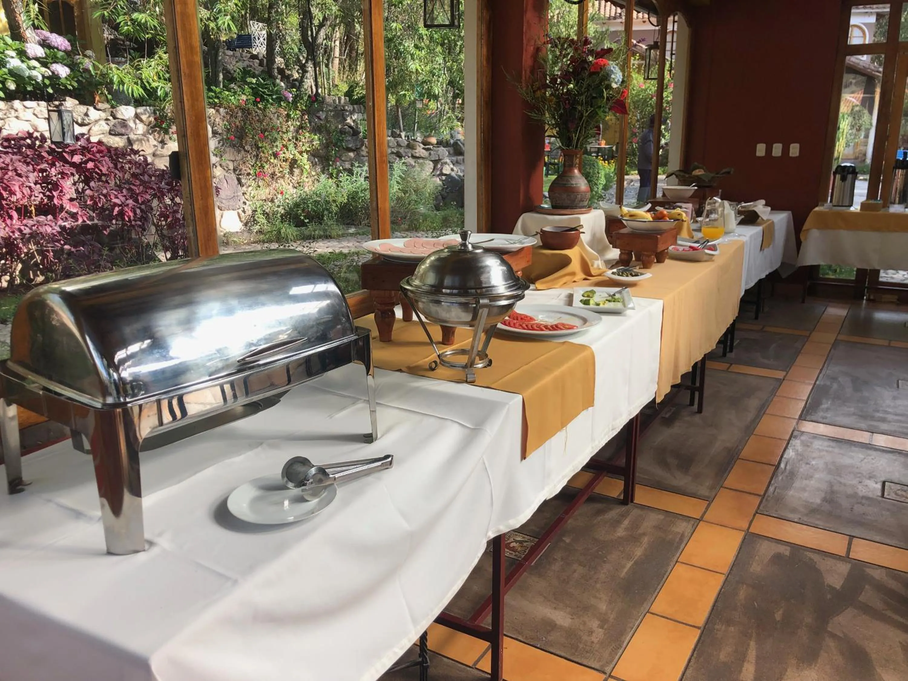 Buffet breakfast in Hotel Pisonay Pueblo