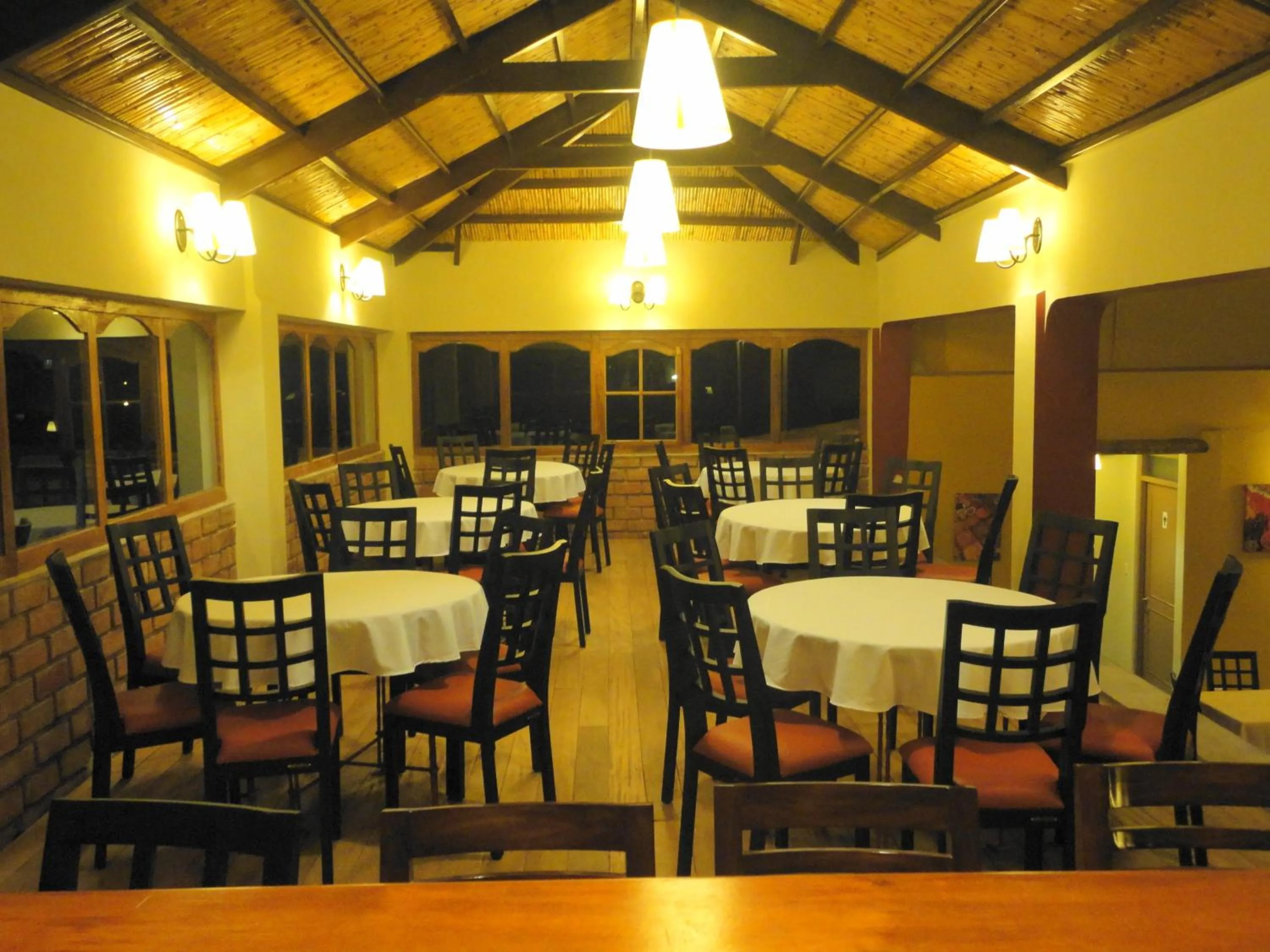 Restaurant/places to eat in Hotel Pisonay Pueblo