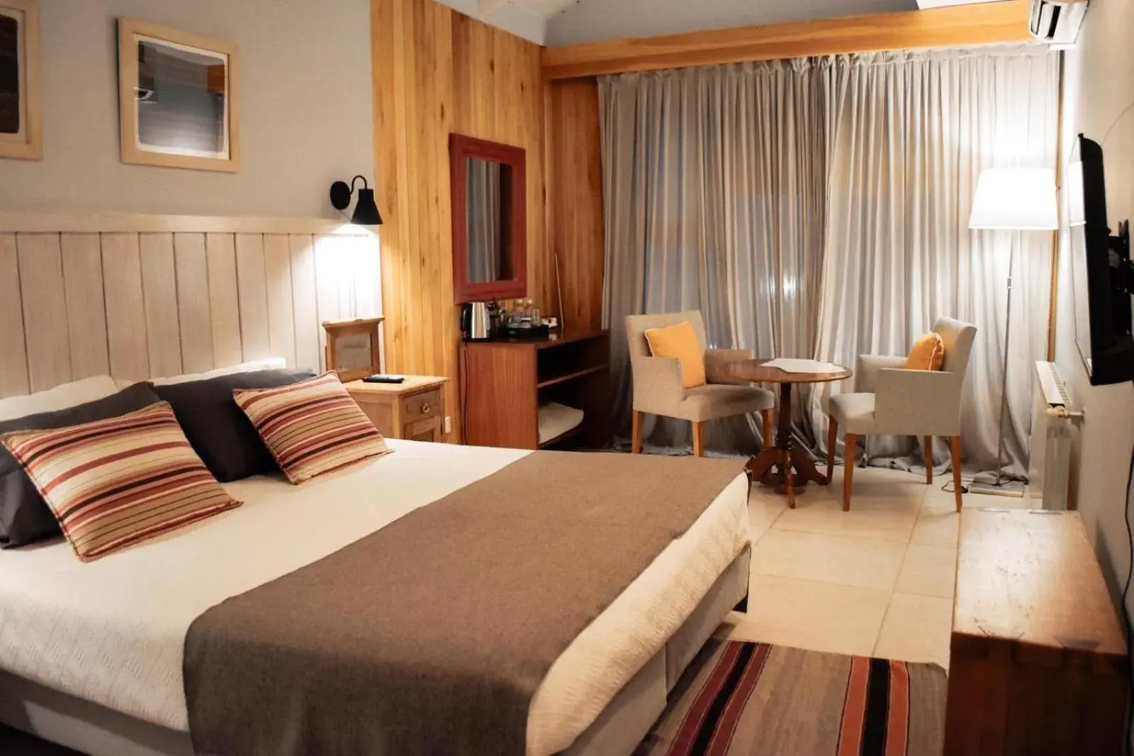 Small Double Room in Las Bayas Home Suites Small Double Room in Las Bayas Home Suites