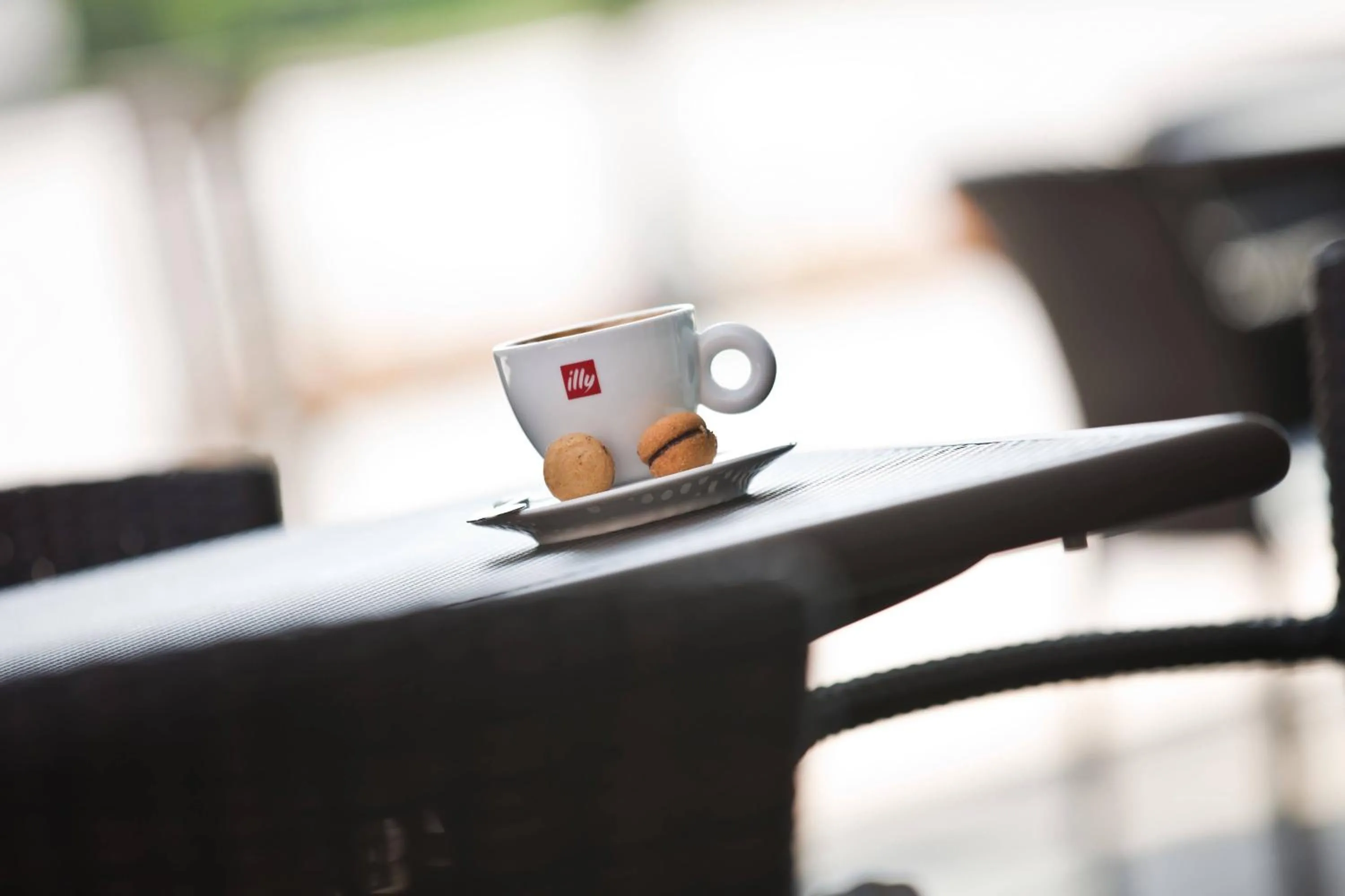 Restaurant/places to eat in Renaissance Arlington Capital View Hotel