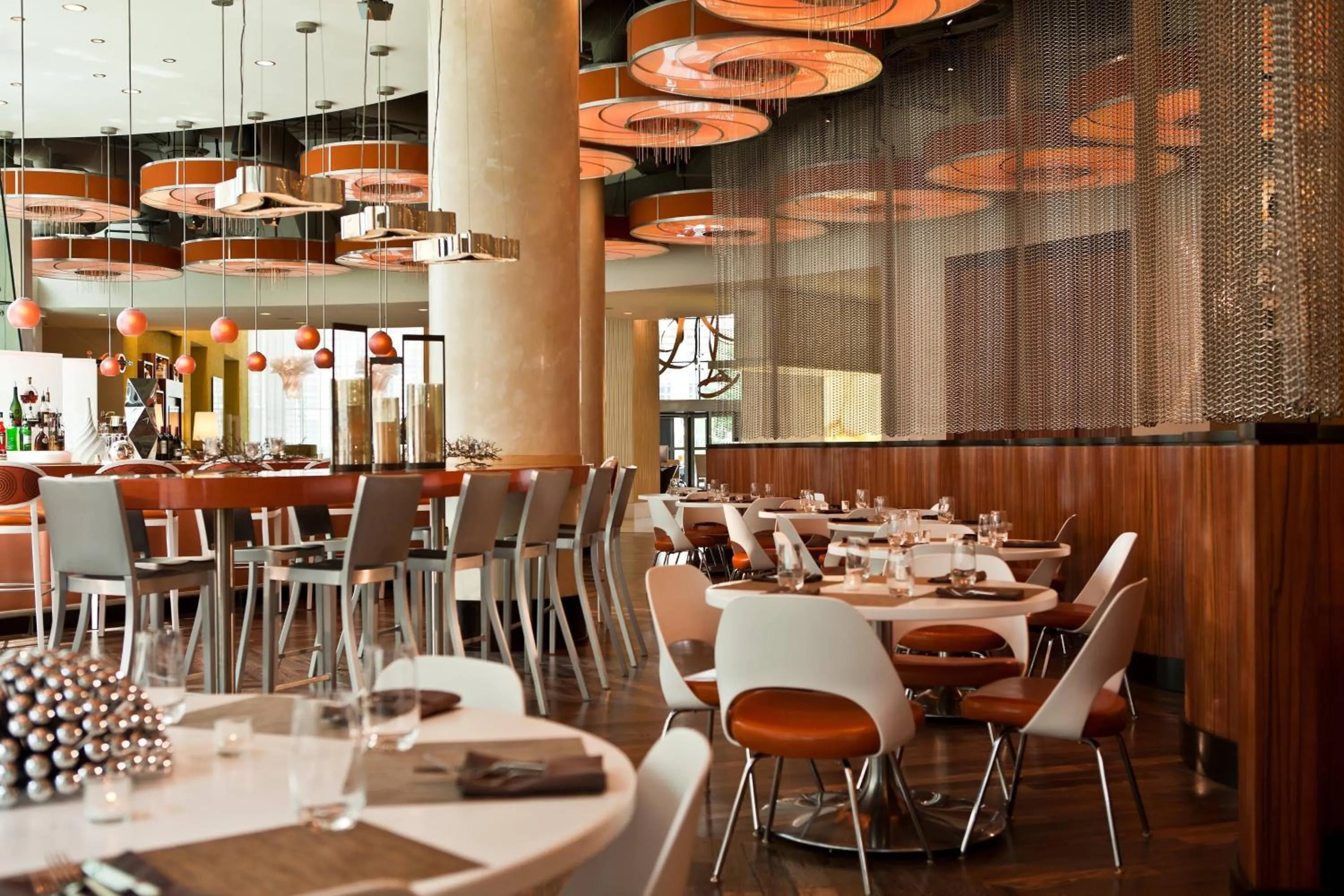 Restaurant/places to eat in Renaissance Arlington Capital View Hotel