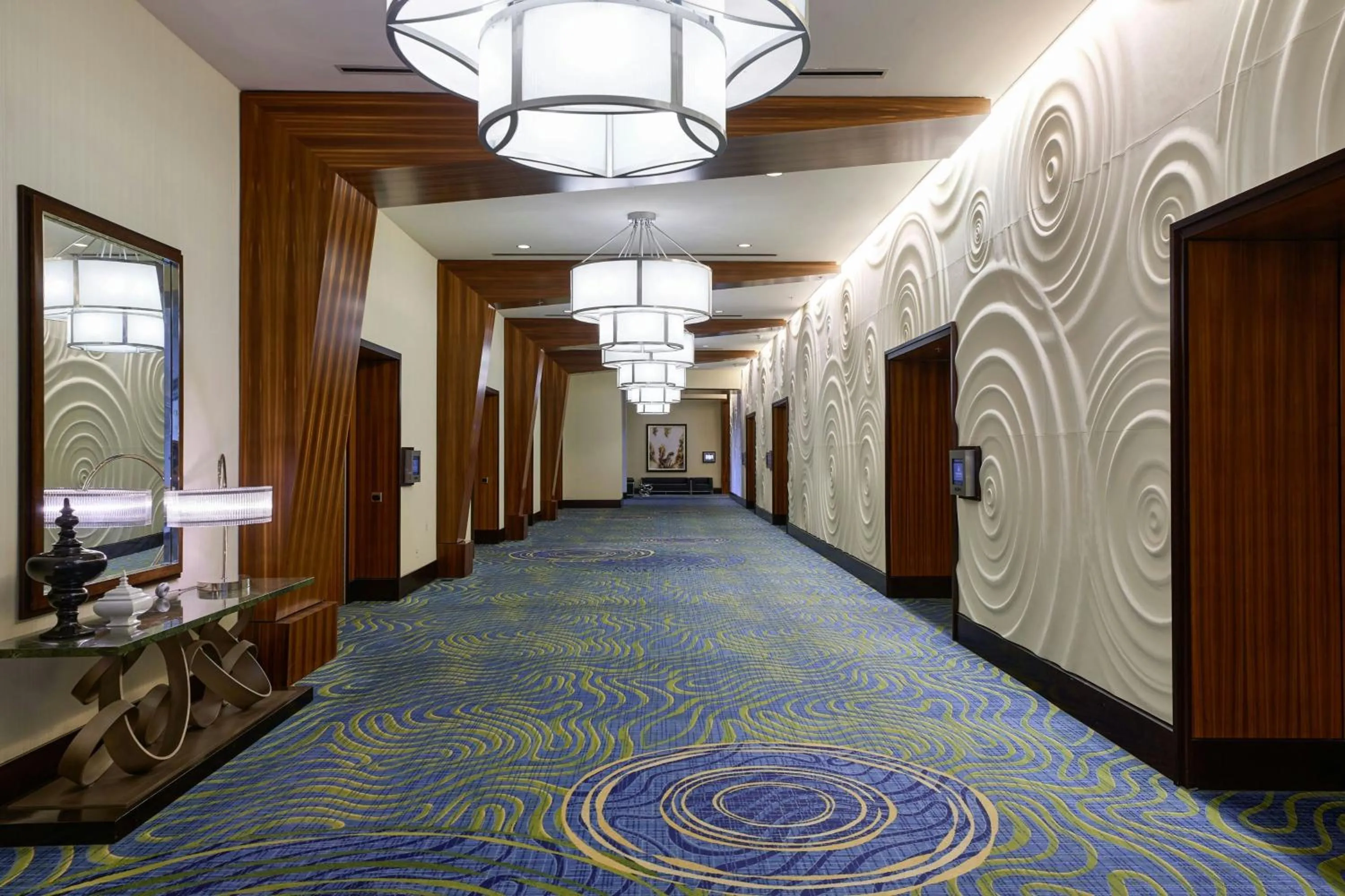 Meeting/conference room in Renaissance Arlington Capital View Hotel