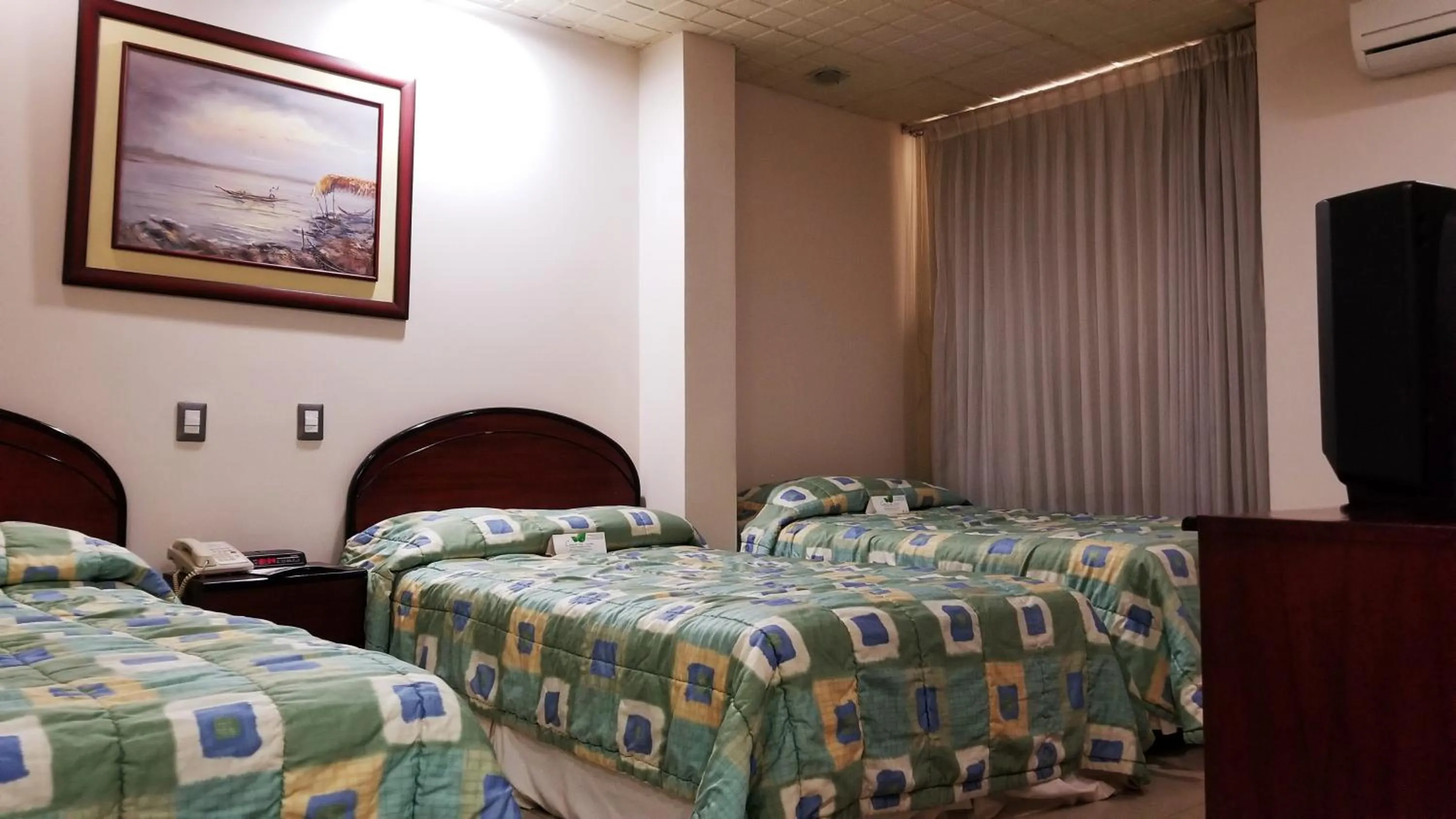 Photo of the whole room, Bed in Hotel Ramada