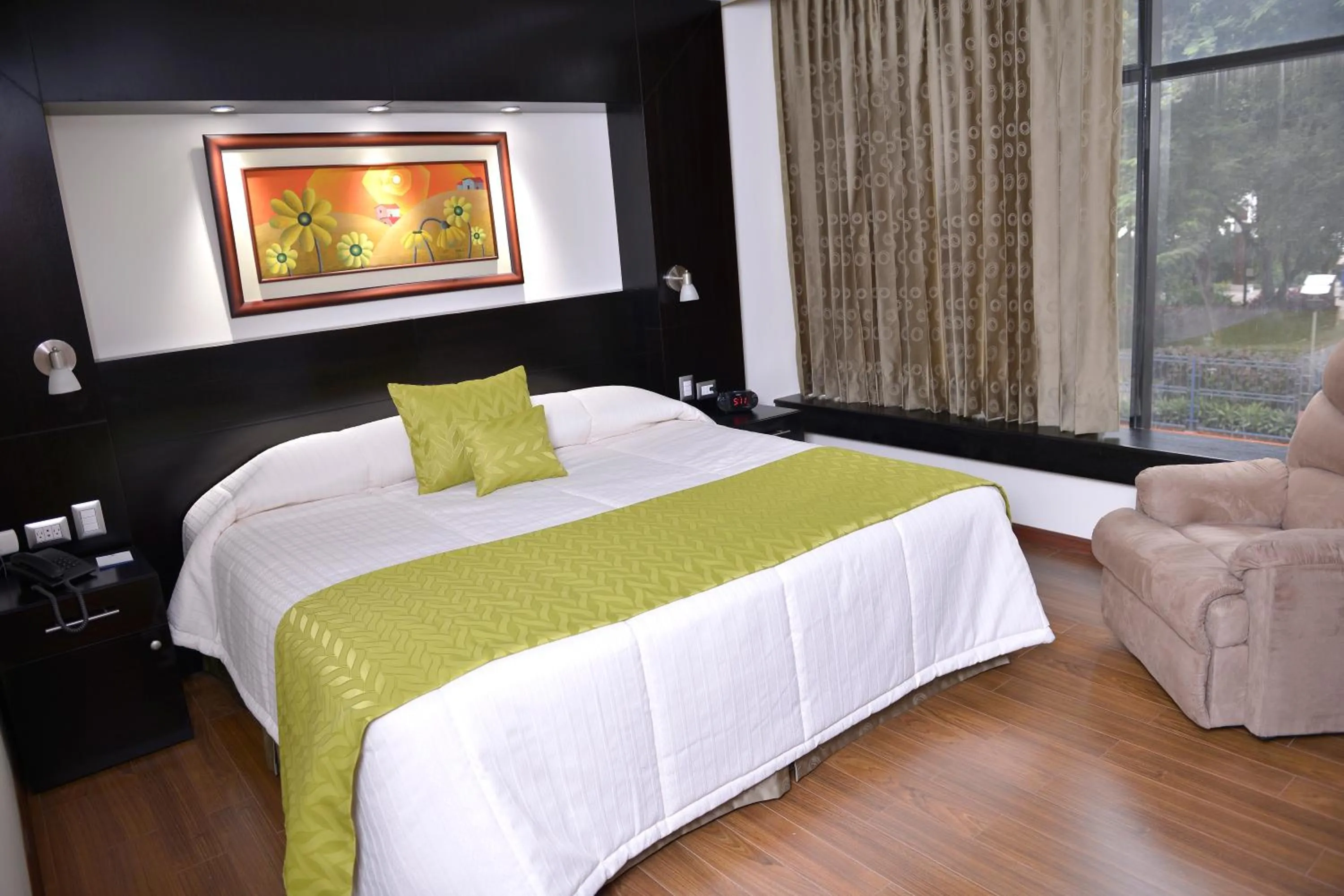 Photo of the whole room, Bed in Hotel Ramada