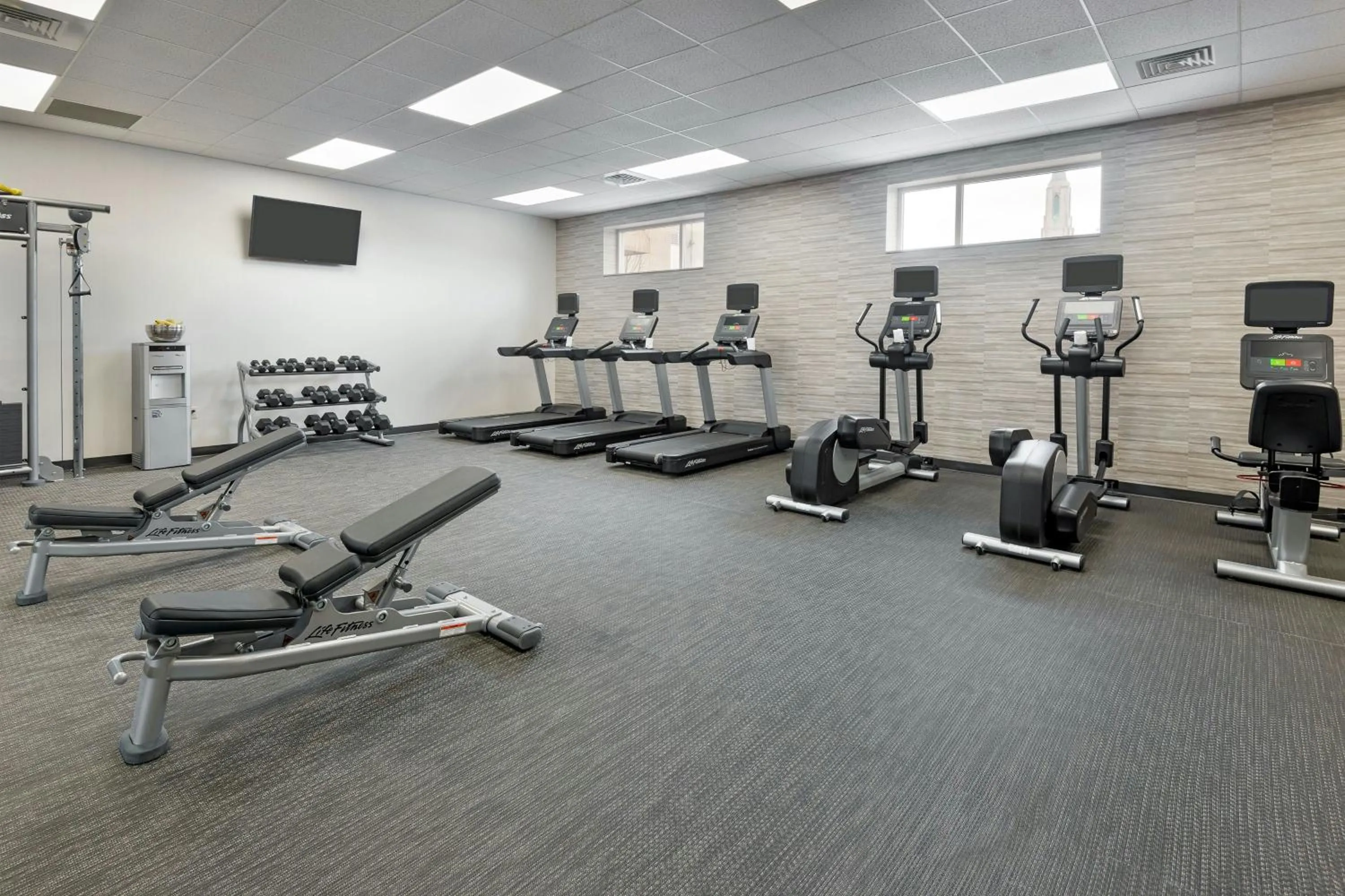 Fitness centre/facilities in Courtyard Fort Wayne Downtown at Grand Wayne Convention Center