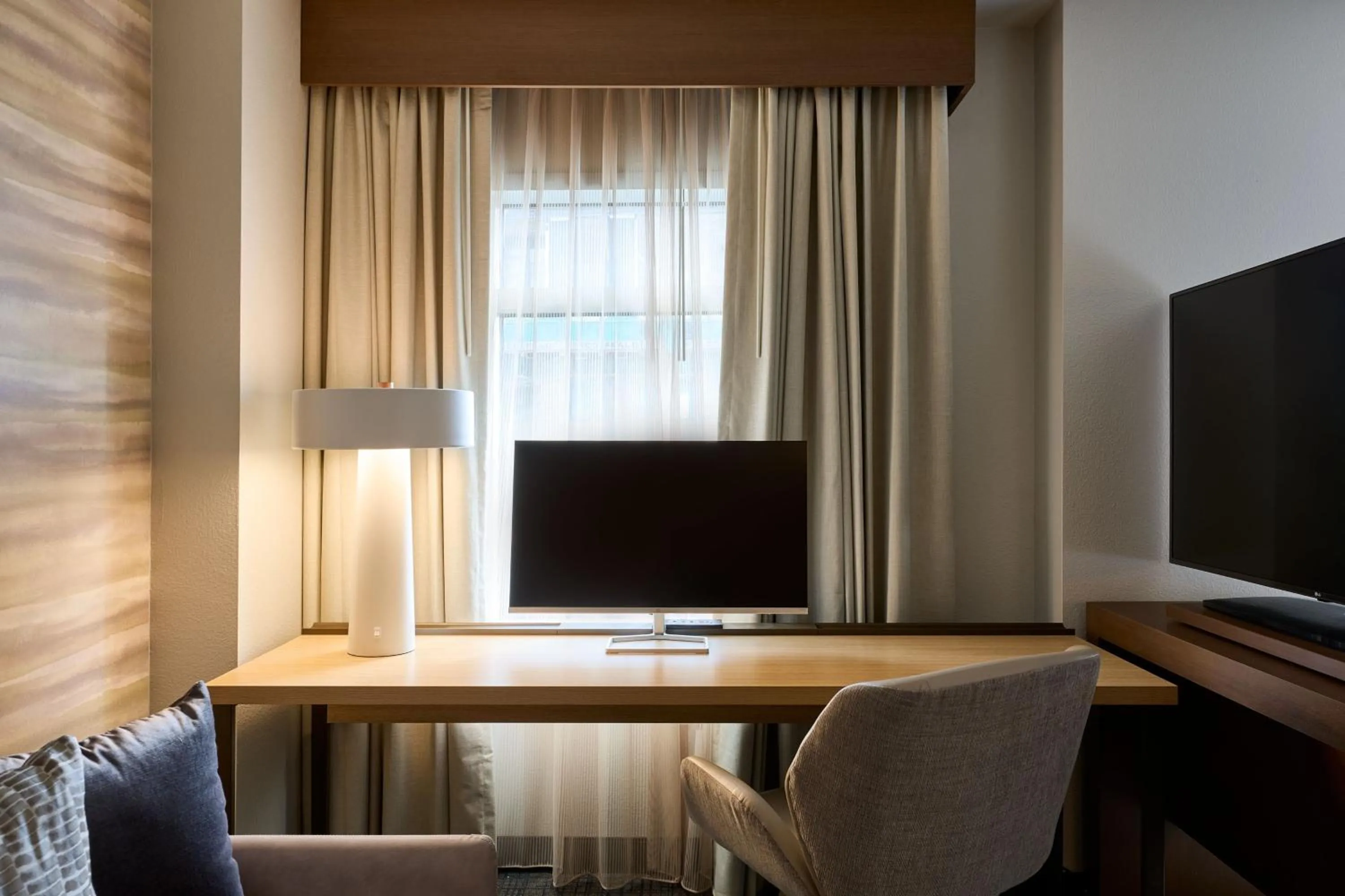 Bedroom in Residence Inn Arlington Capital View