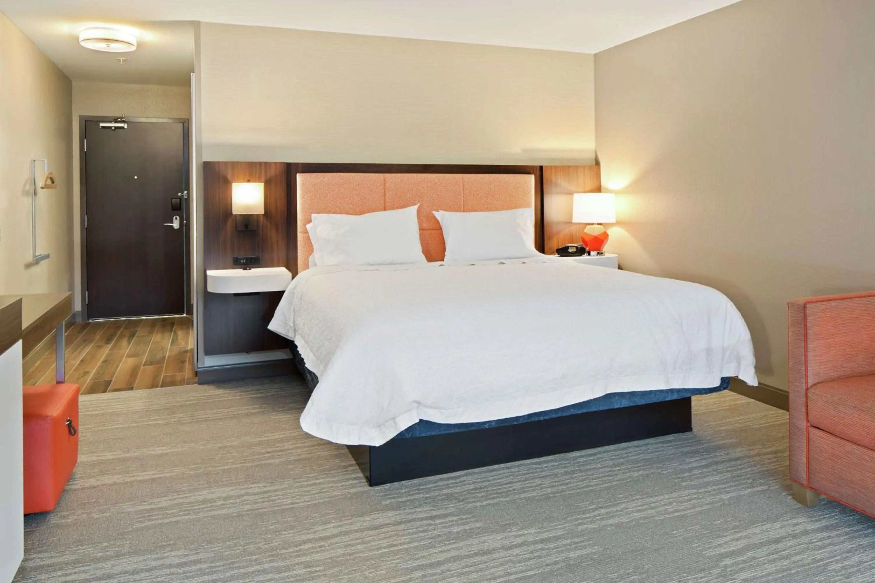 Photo of the whole room, Bed in Hampton Inn & Suites Spokane Valley