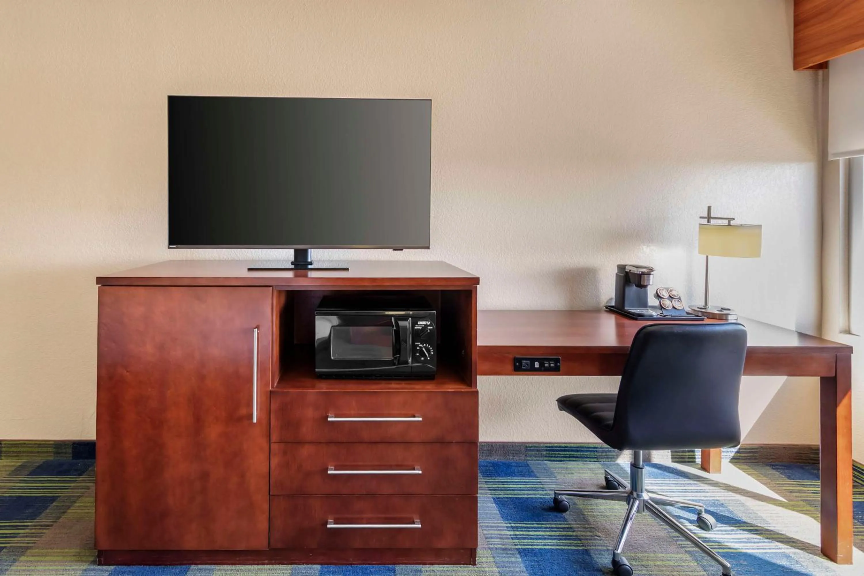 Bedroom in Best Western Plus Heritage Inn Ontario Rancho Cucamonga