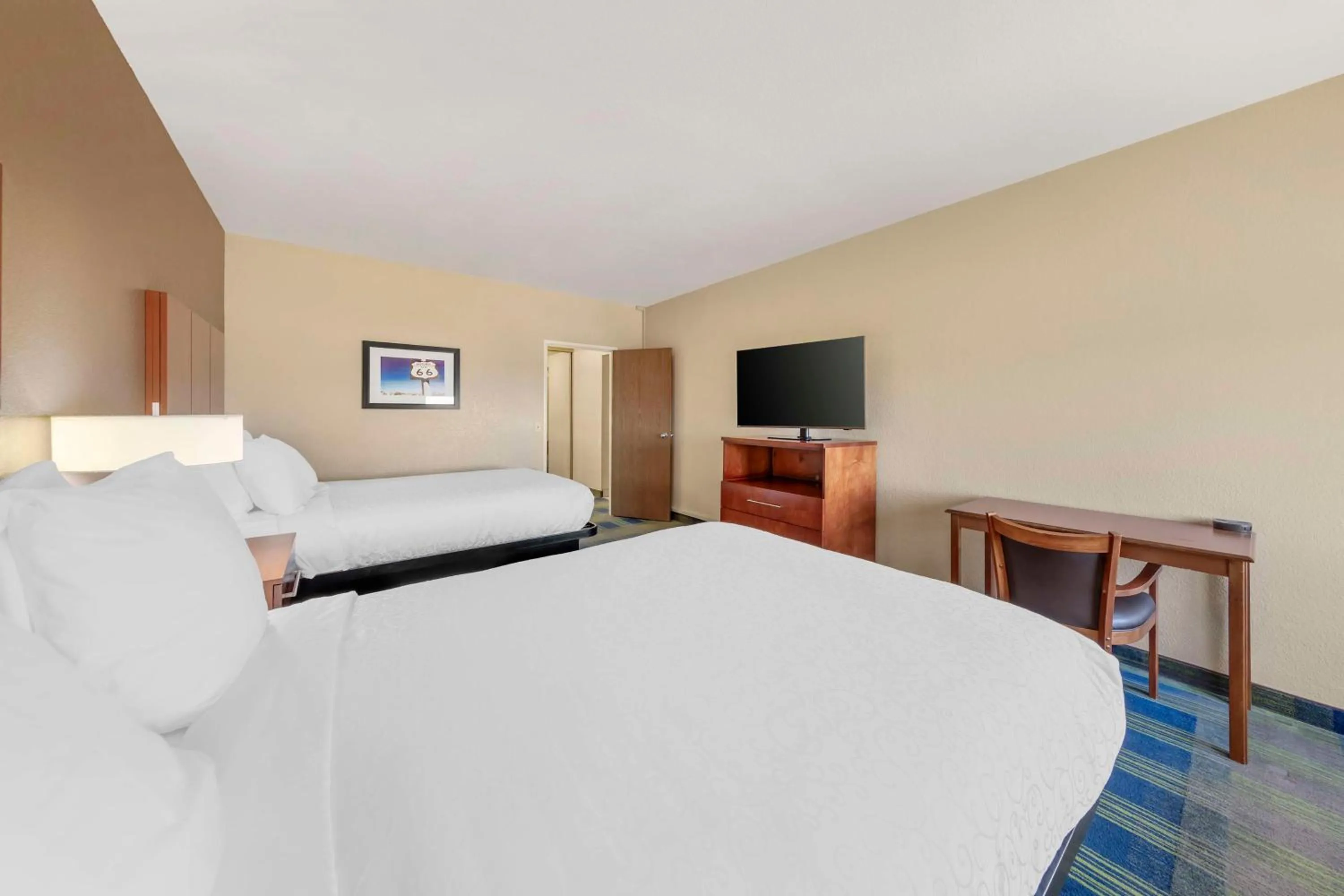 Photo of the whole room, Bed in Best Western Plus Heritage Inn Ontario Rancho Cucamonga